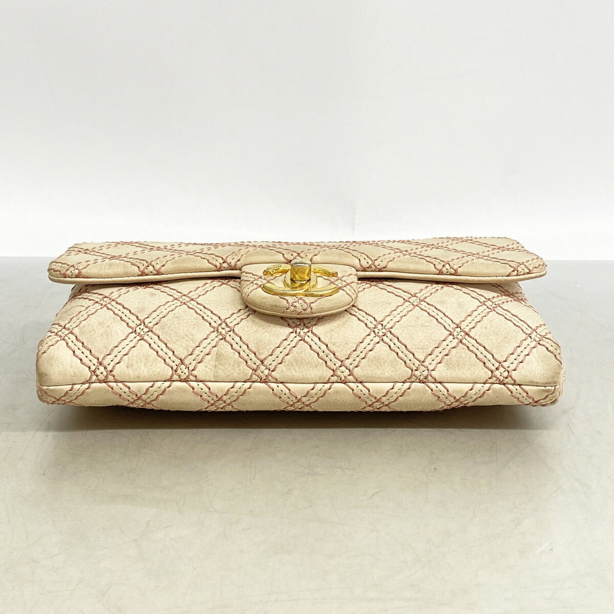 Chanel Pink Leather Shoulder Bag (Pre-Owned)