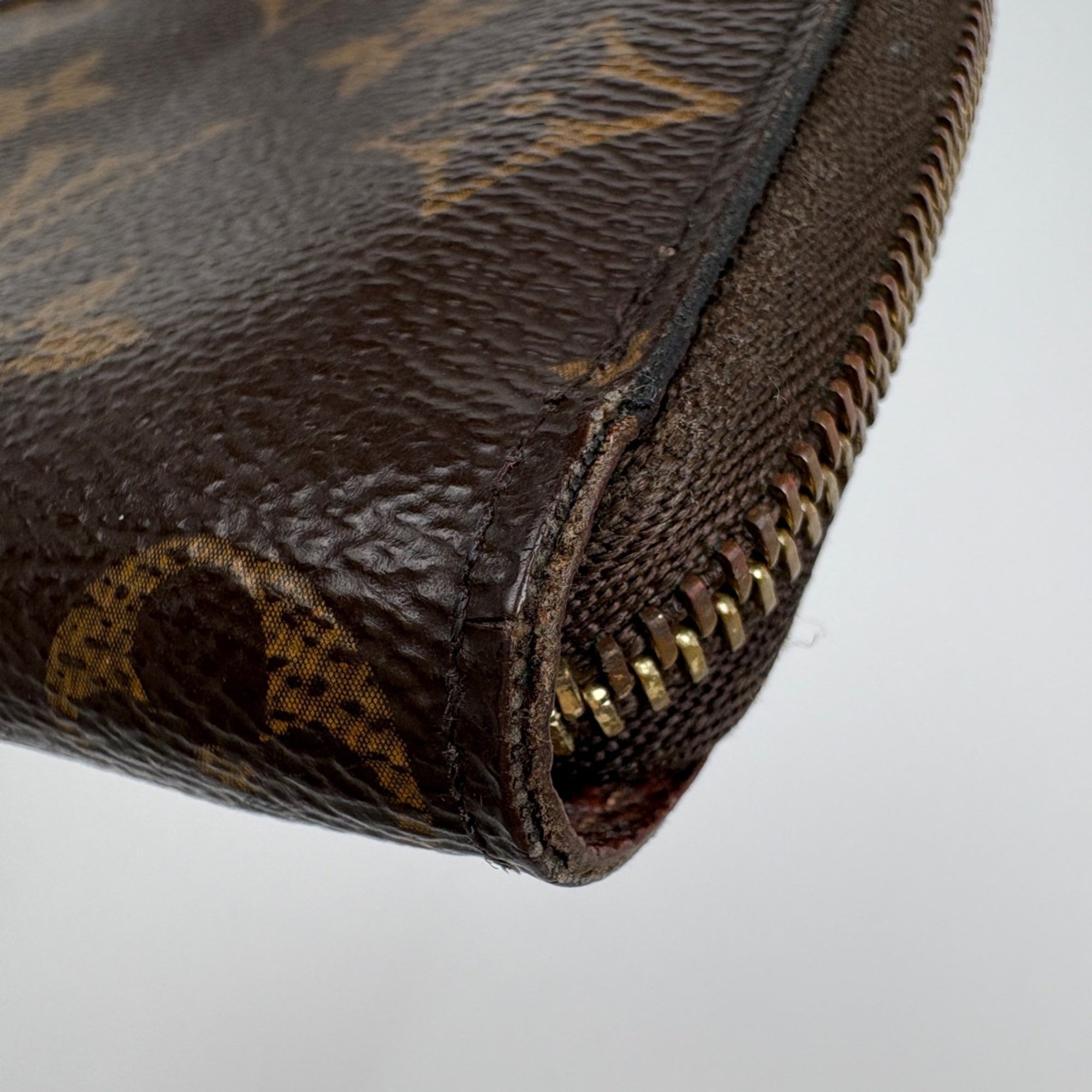 Louis Vuitton Brown Monogram Coin Purse/Coin Case (Pre-Owned)