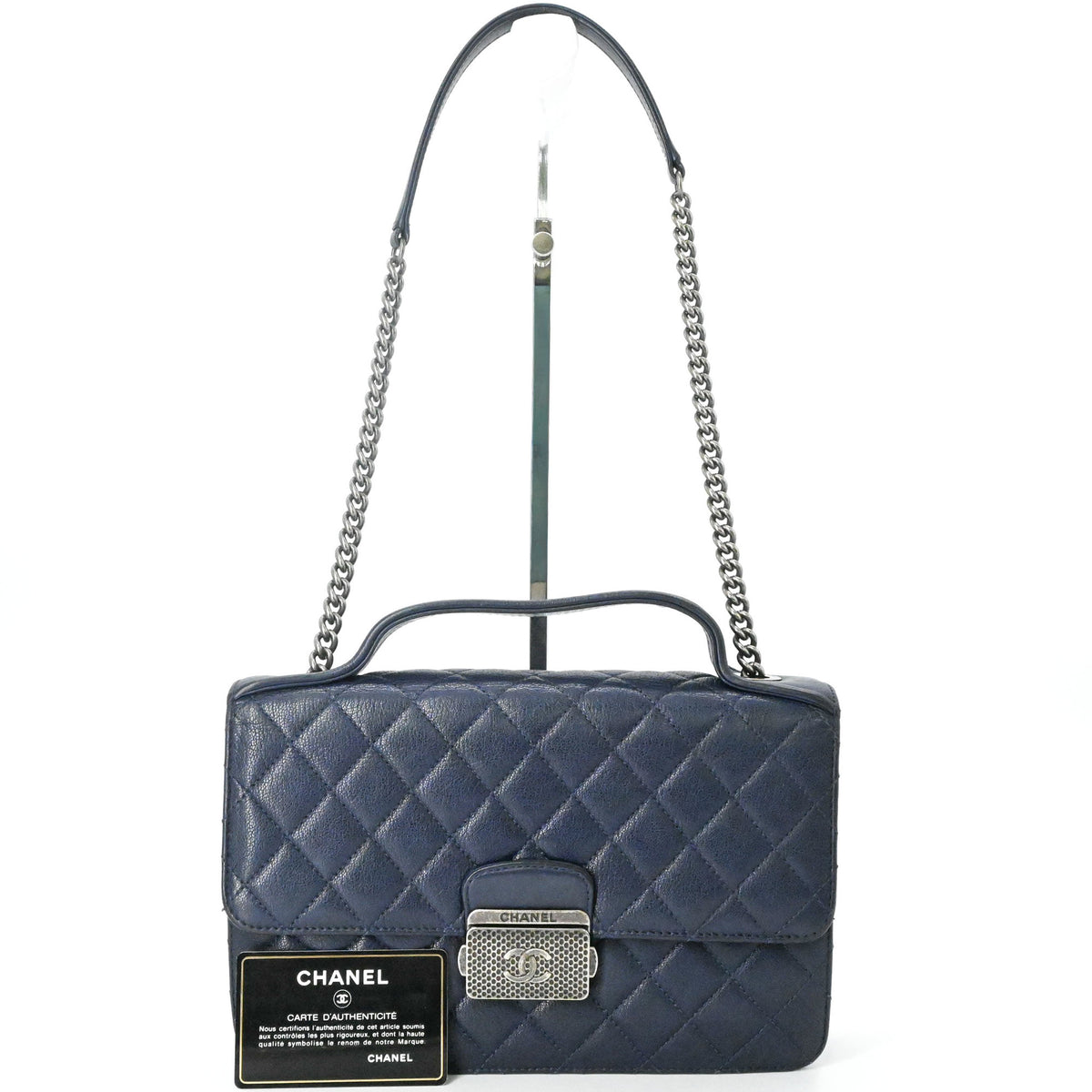 Chanel Matelasse Navy Leather Handbag Shoulder Bag (Pre-Owned)