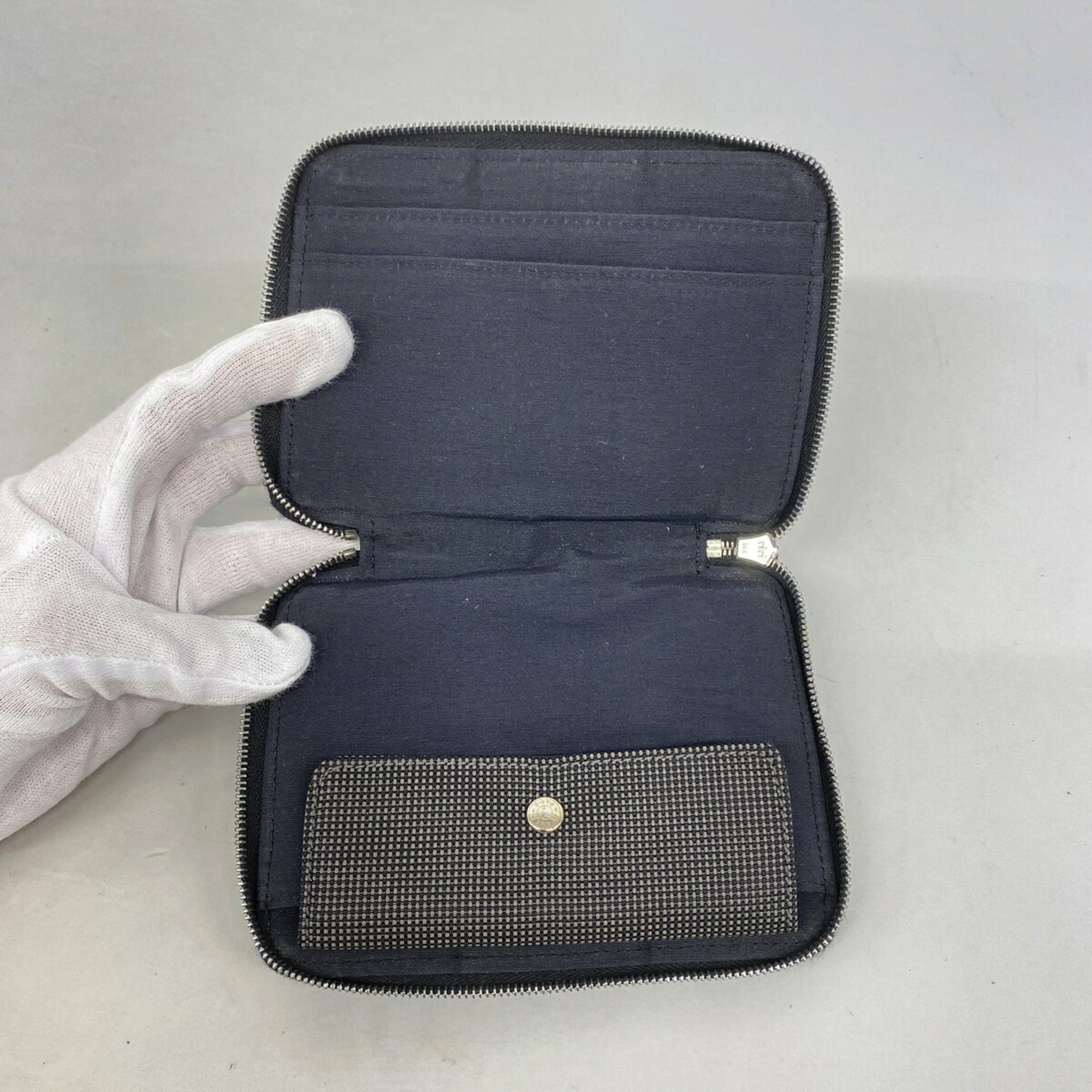 Hermes Gray Nylon Coin Purse/Coin Case (Pre-Owned)