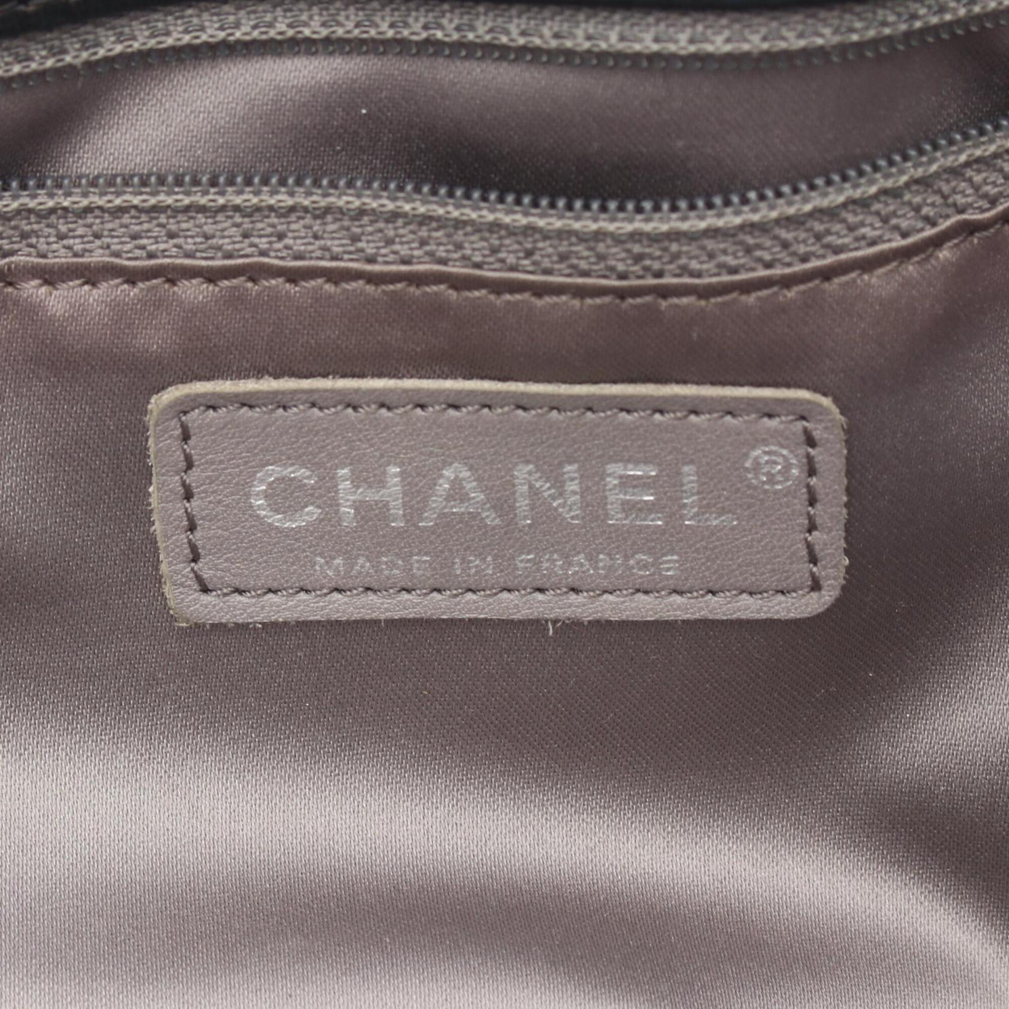 Chanel Black Vinyl Wool Handbag Tote Bag (Pre-Owned)