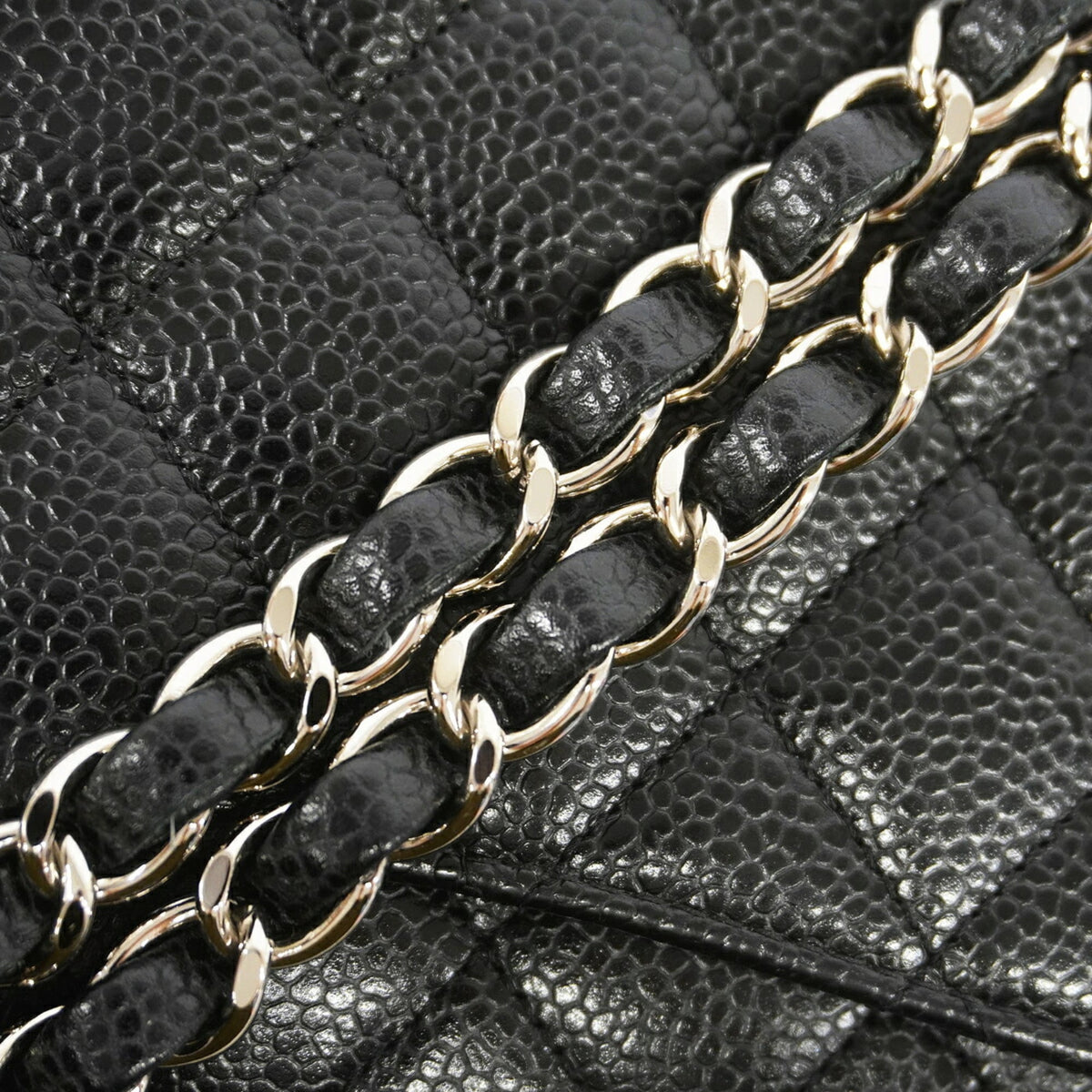 Chanel Black Grained Calfskin Shoulder Bag (Pre-Owned)