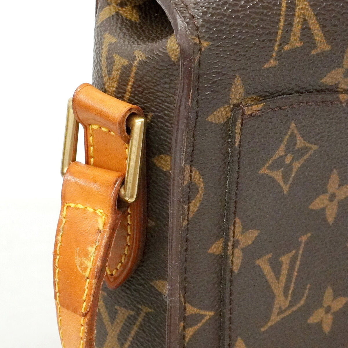 Louis Vuitton Brown Shoulder Bag (Pre-Owned)