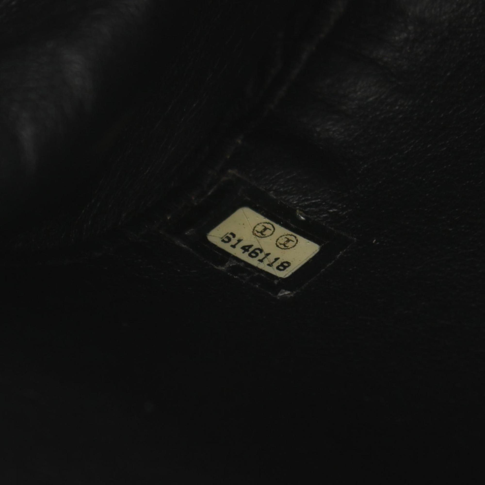 Chanel Beige Leather Shoulder Bag (Pre-Owned)