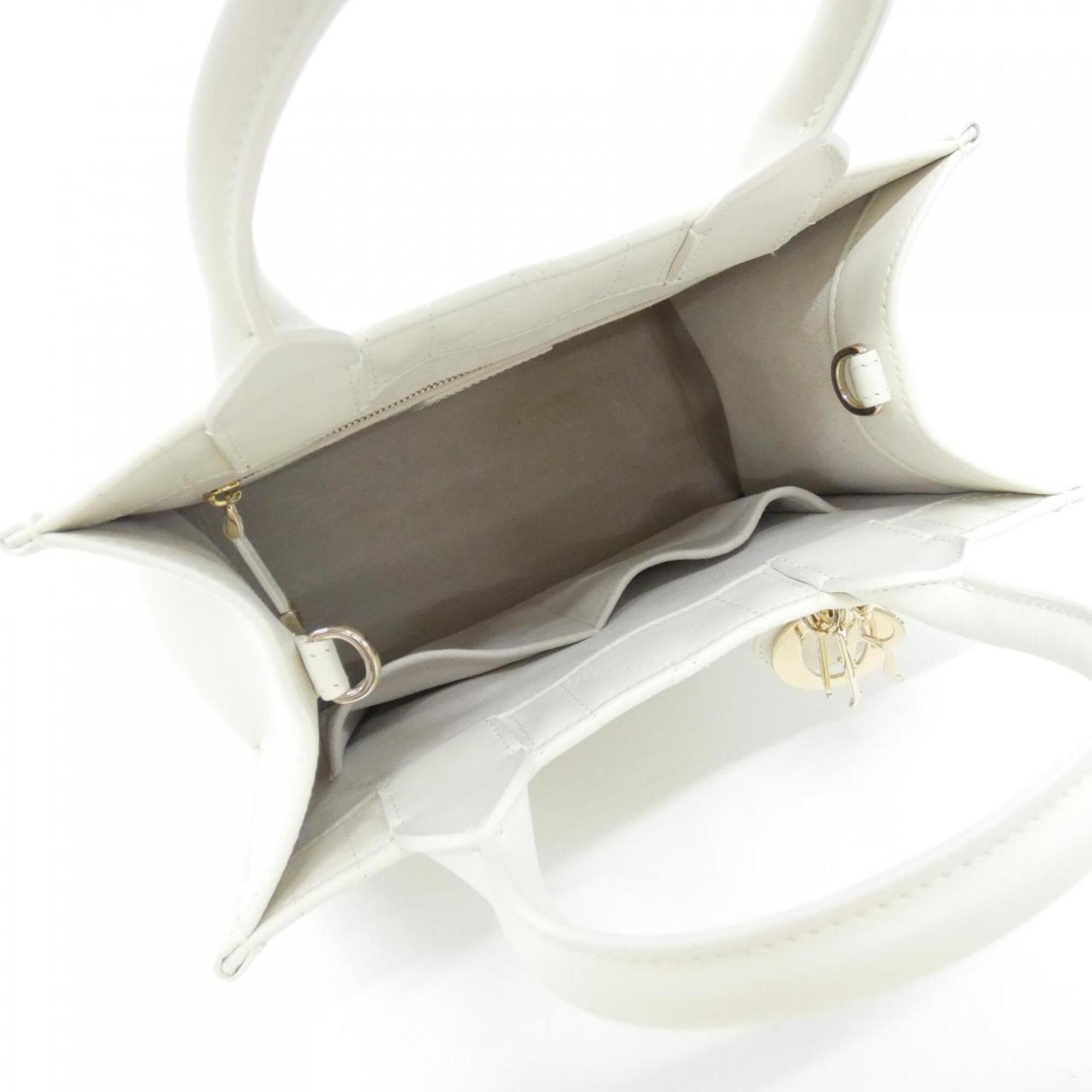 Christian Dior White Leather Handbag (Pre-Owned)