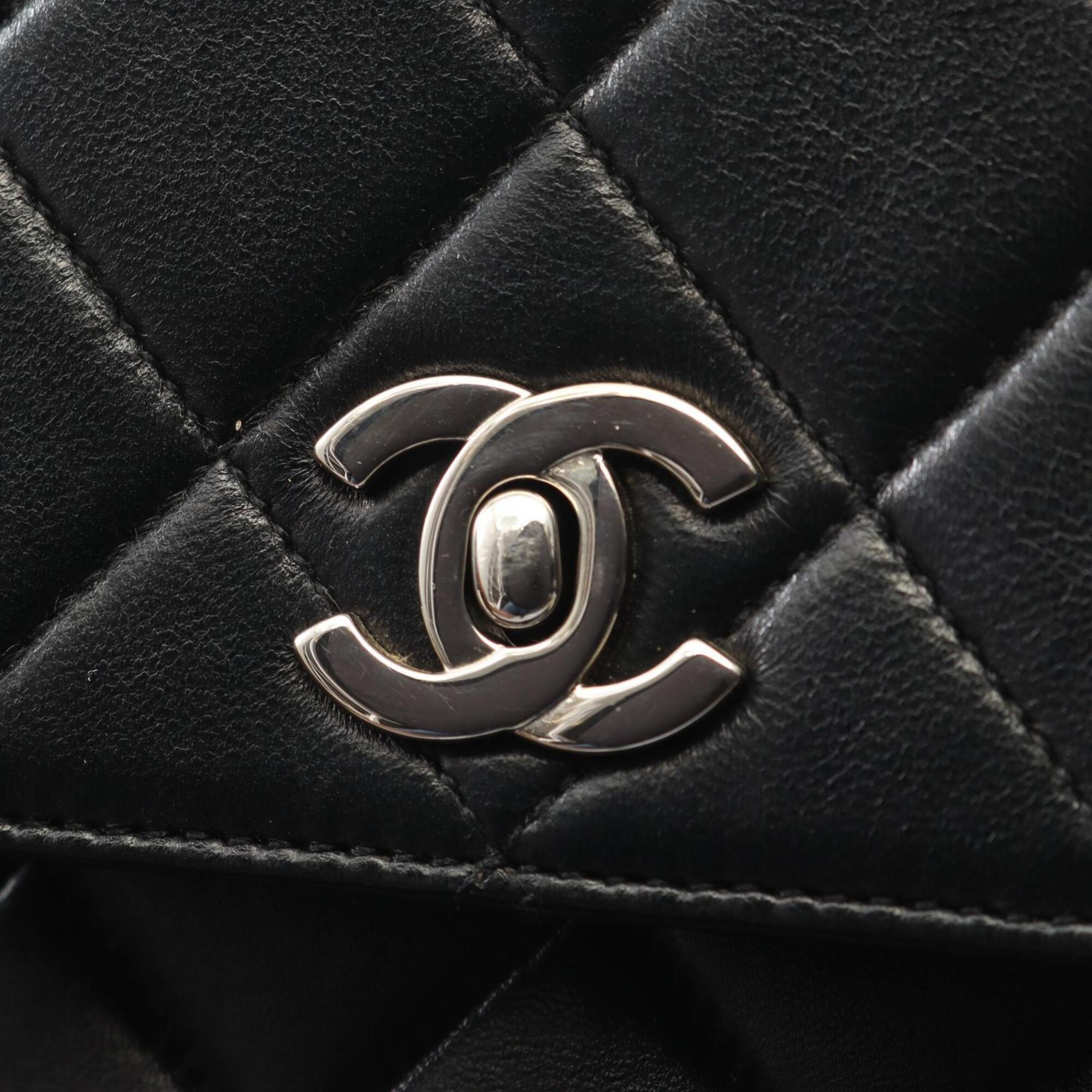 Chanel Black Leather Handbag (Pre-Owned)