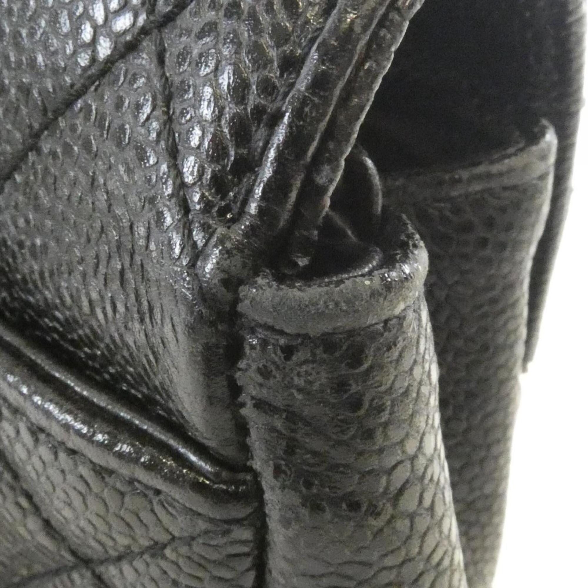 Chanel Black Grained Calfskin Shoulder Bag (Pre-Owned)