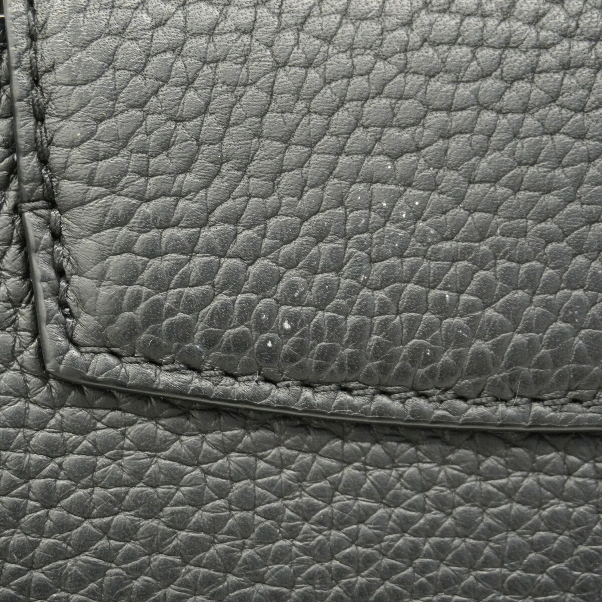 Louis Vuitton Black Handbag (Pre-Owned)