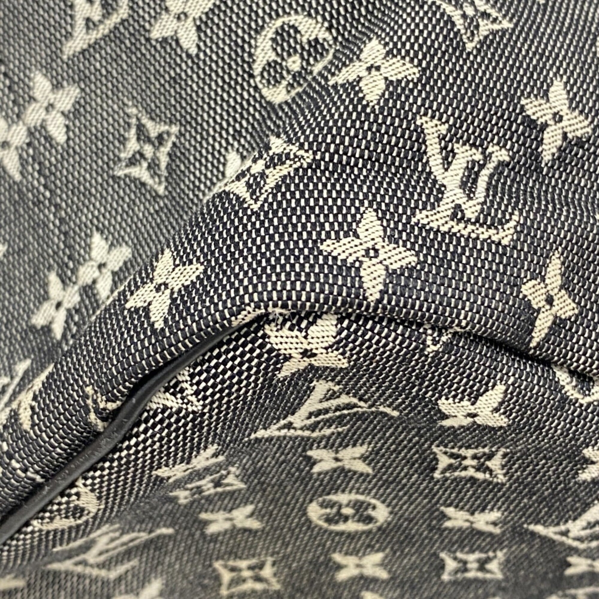 Louis Vuitton Noir Tote Bag (Pre-Owned)