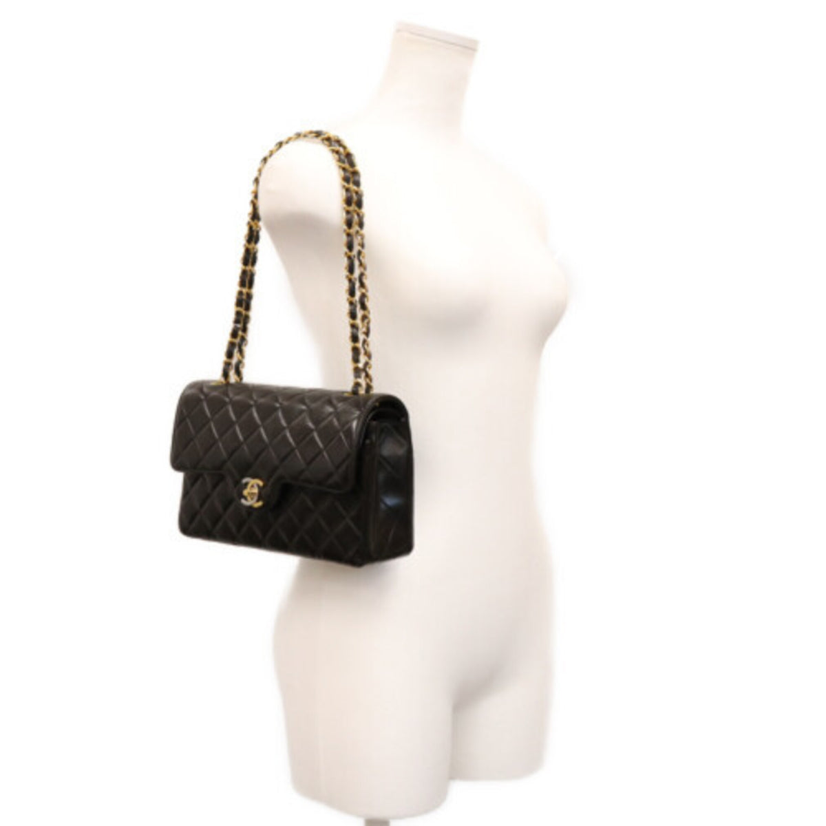 Chanel Black Leather Shoulder Bag (Pre-Owned)