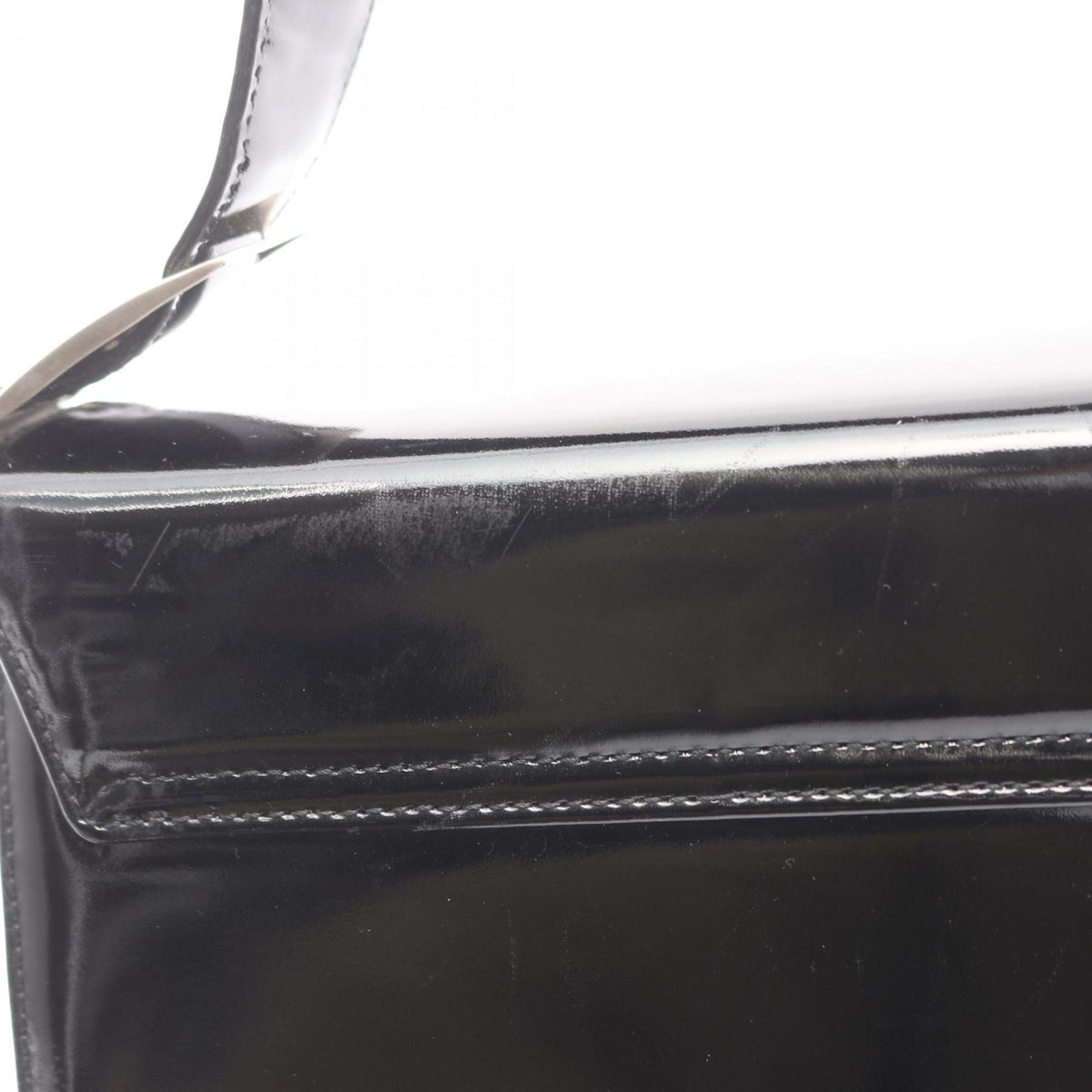 Salvatore Ferragamo Black Patent Leather Handbag (Pre-Owned)
