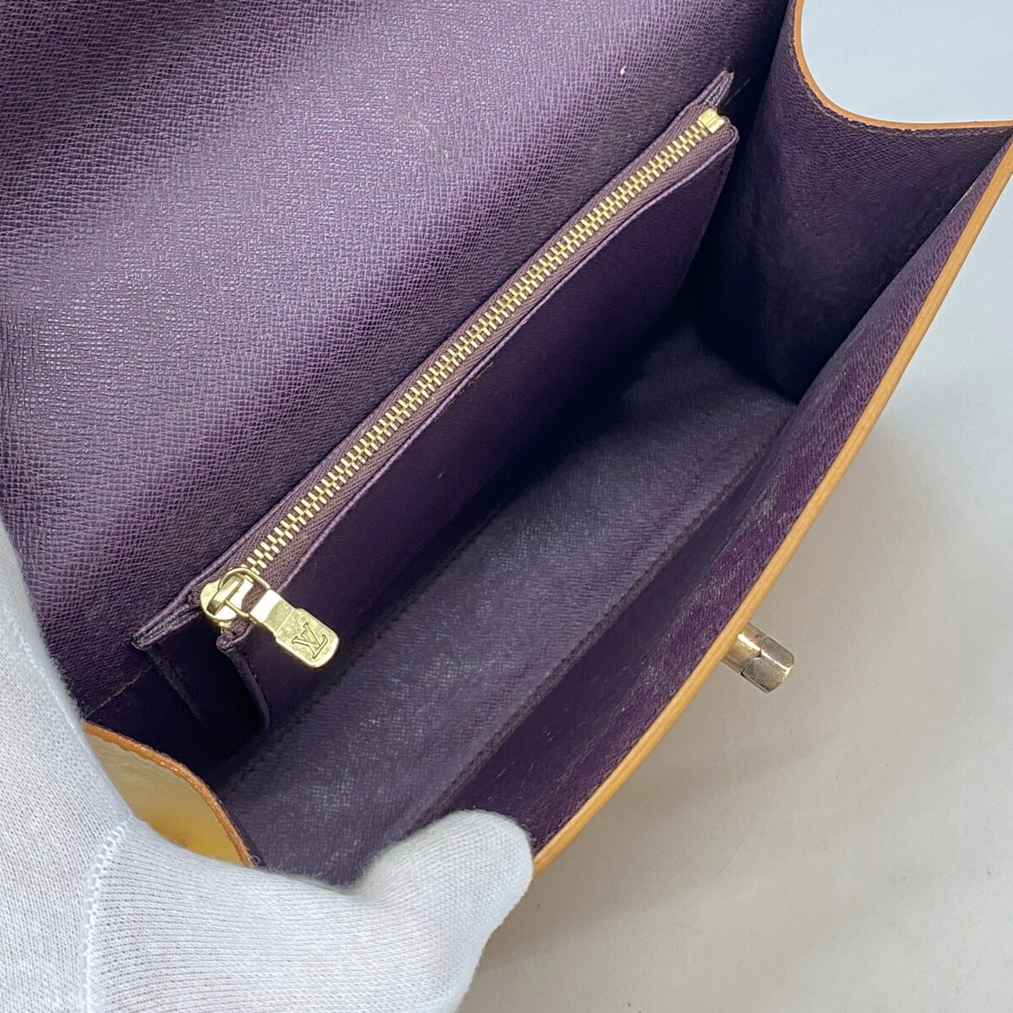 Louis Vuitton Jaune Handbag (Pre-Owned)