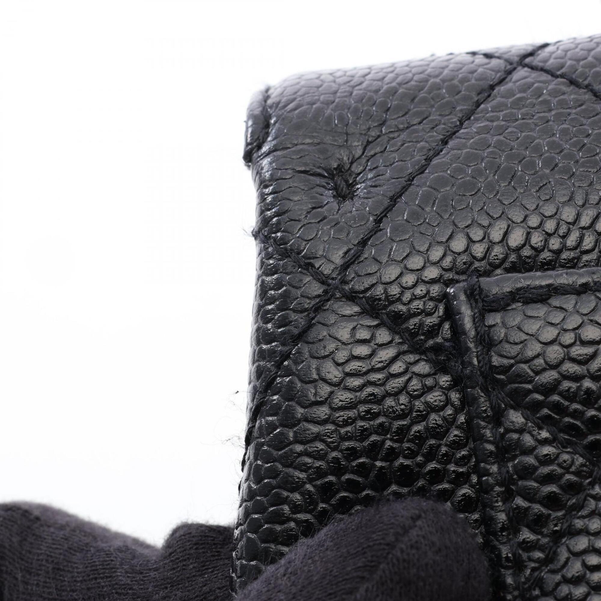Chanel Black Grained Calfskin Handbag (Pre-Owned)