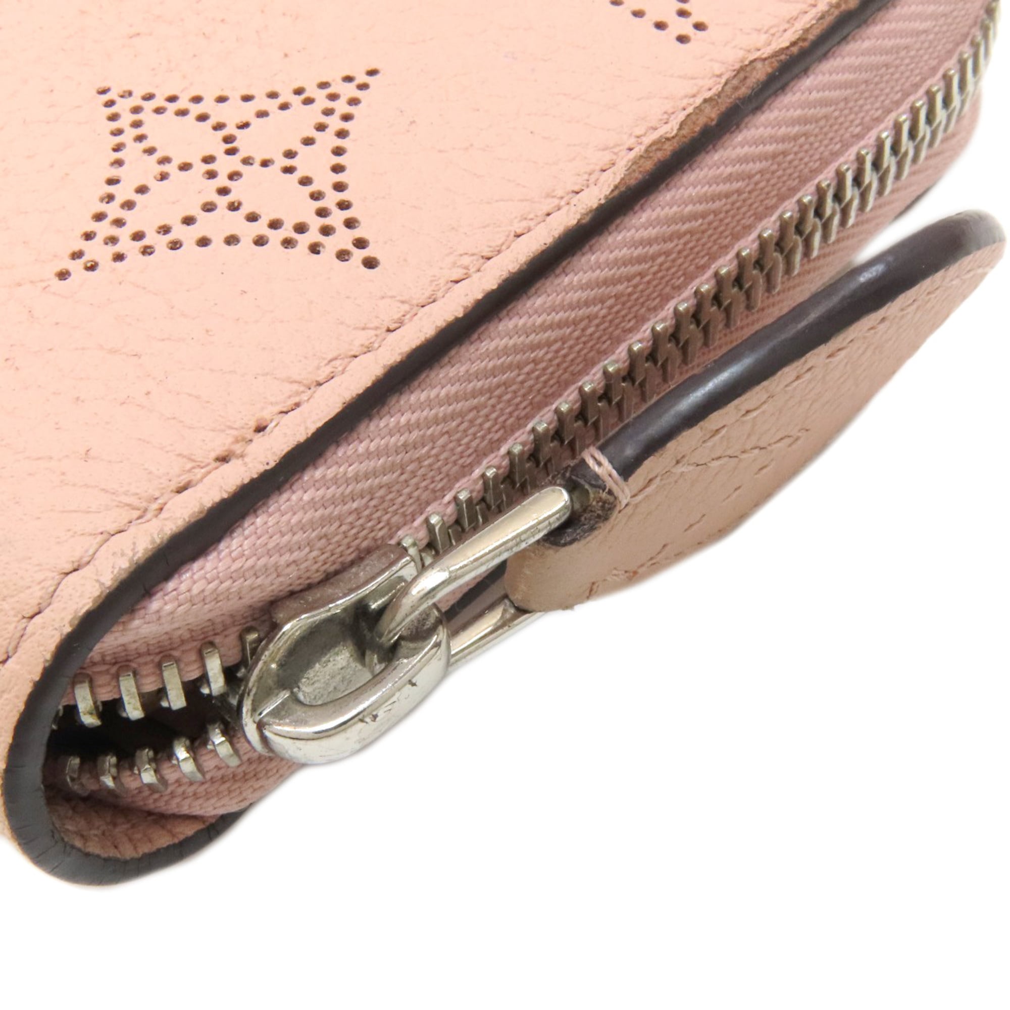 Louis Vuitton Magnolia Mahina Leather Leather Long Wallet (Bi-Fold) (Pre-Owned)