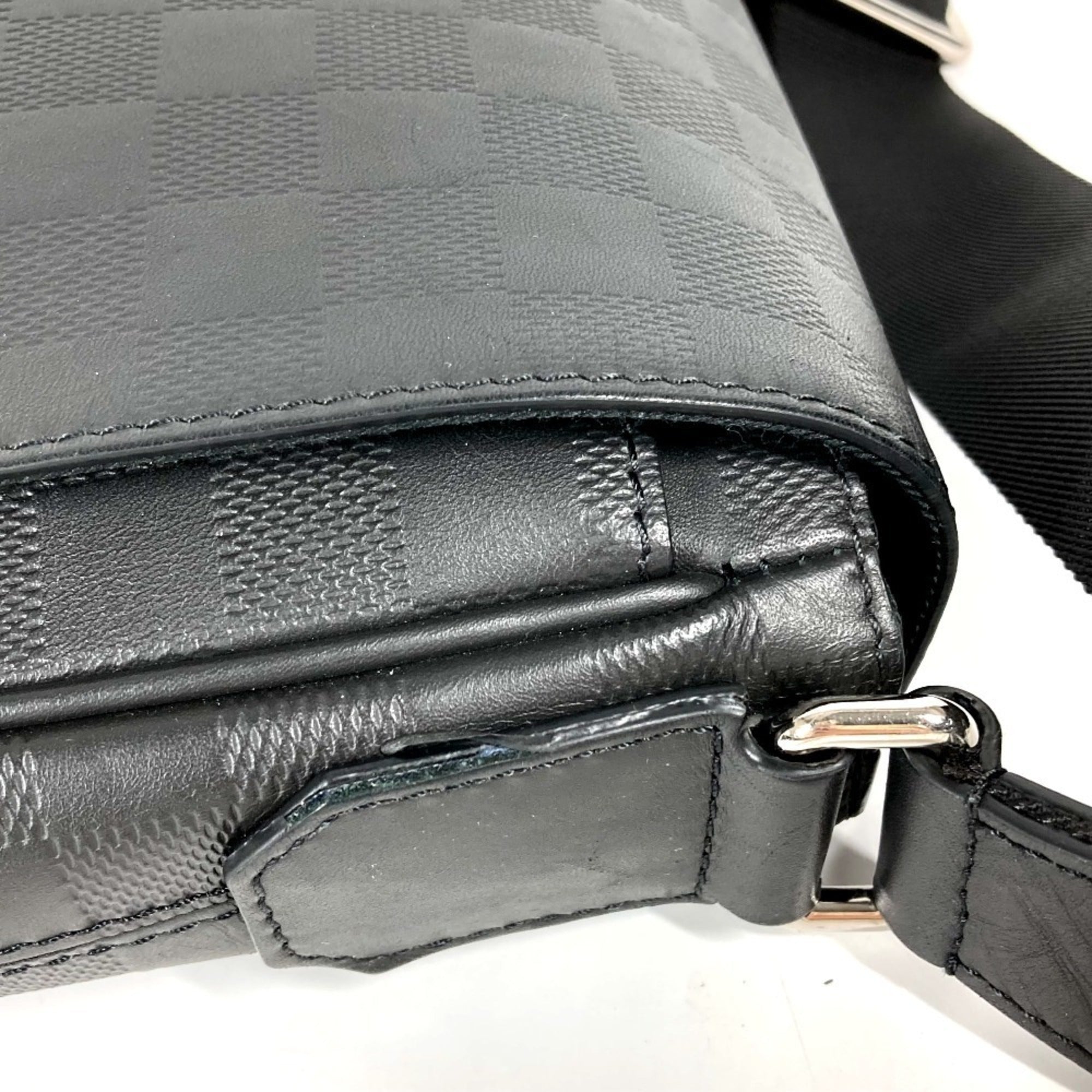 Louis Vuitton Black Noir Damier Infini Messenger Bag Shoulder Bag (Pre-Owned)