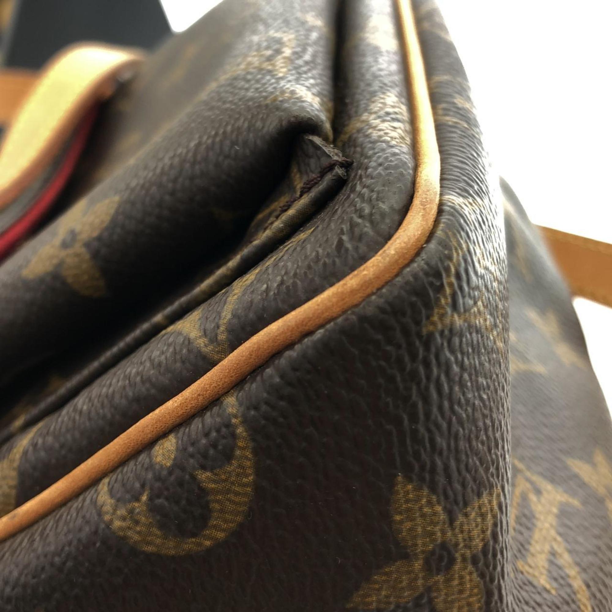 Louis Vuitton Marron Coated Canvas Shoulder Bag (Pre-Owned)