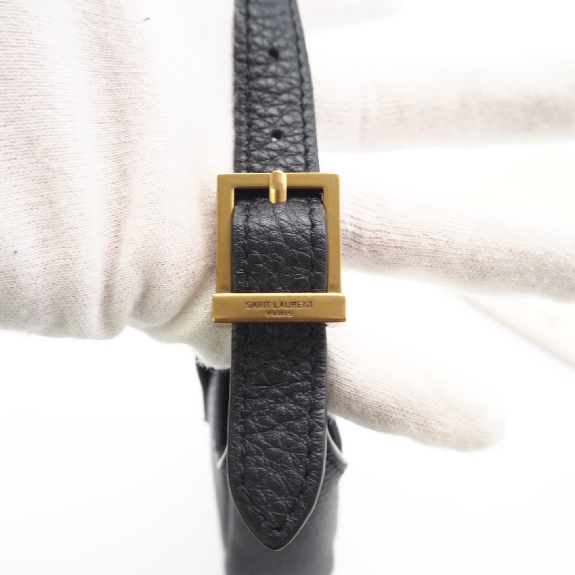Yves Saint Laurent Black Leather Pouch (Pre-Owned)