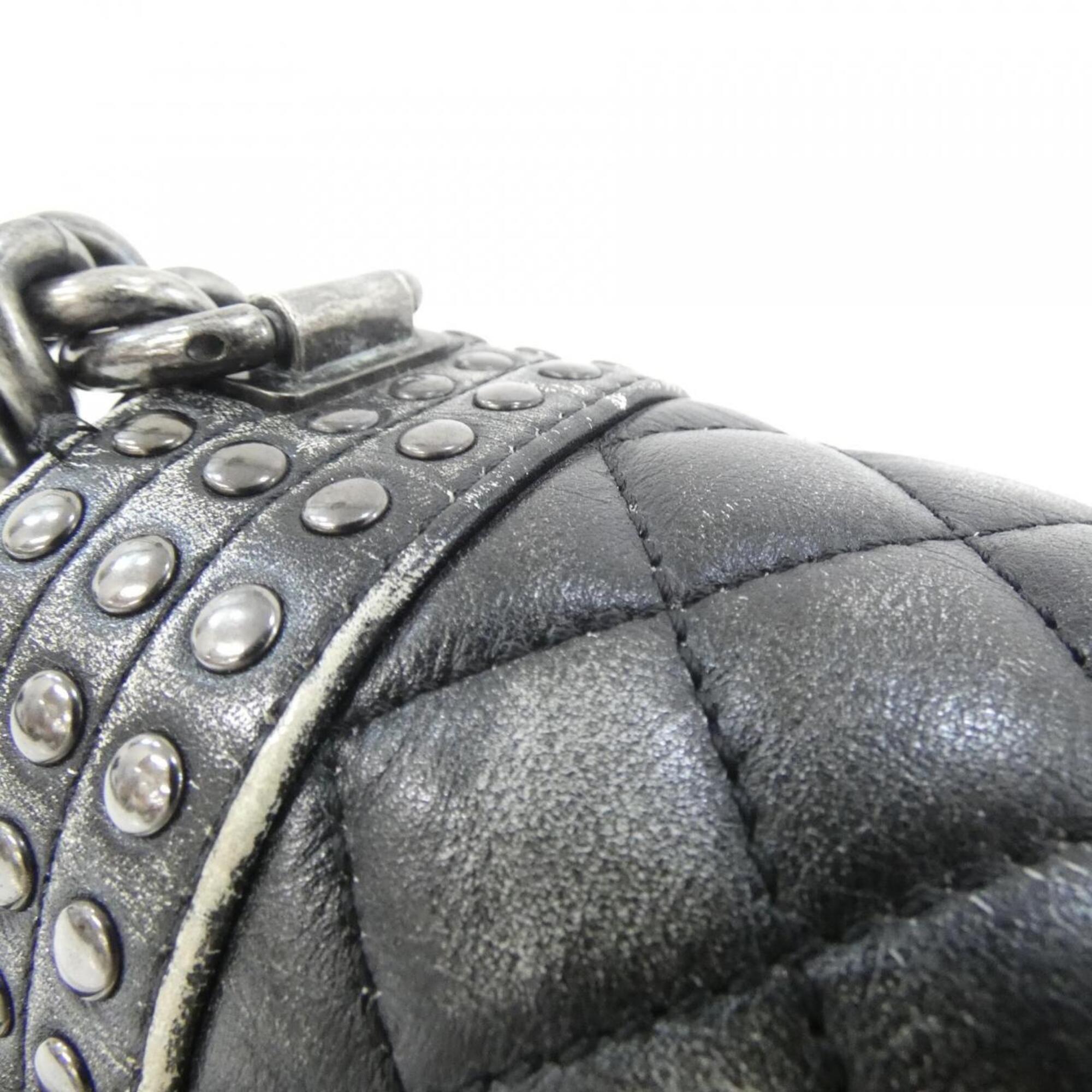 Chanel Black Leather Shoulder Bag (Pre-Owned)