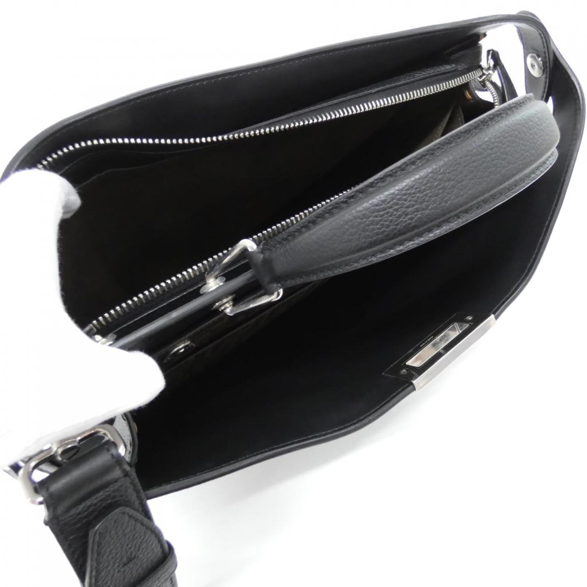 Fendi Black Sand Leather Handbag (Pre-Owned)