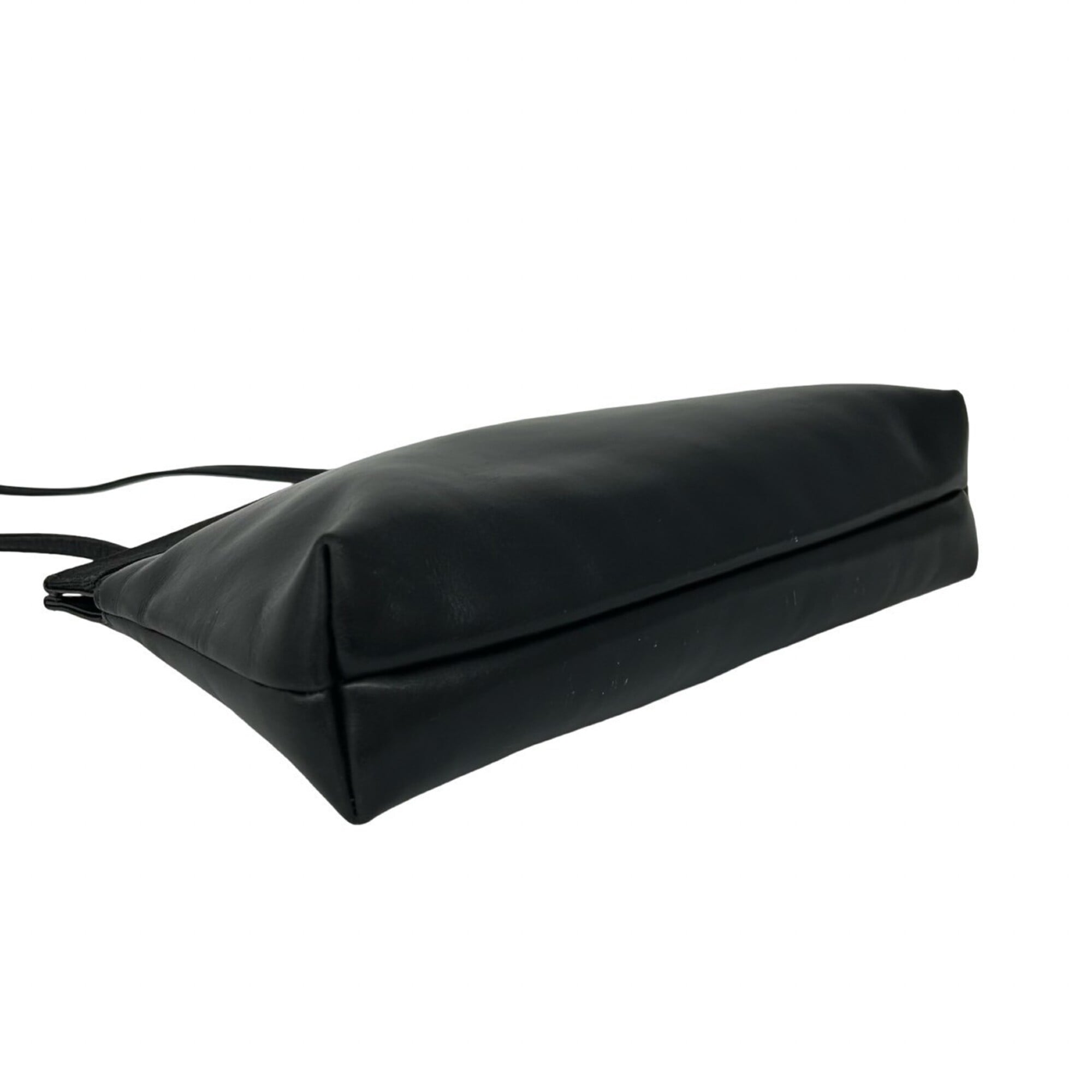 Salvatore Ferragamo Black Leather Pochette Shoulder Bag (Pre-Owned)