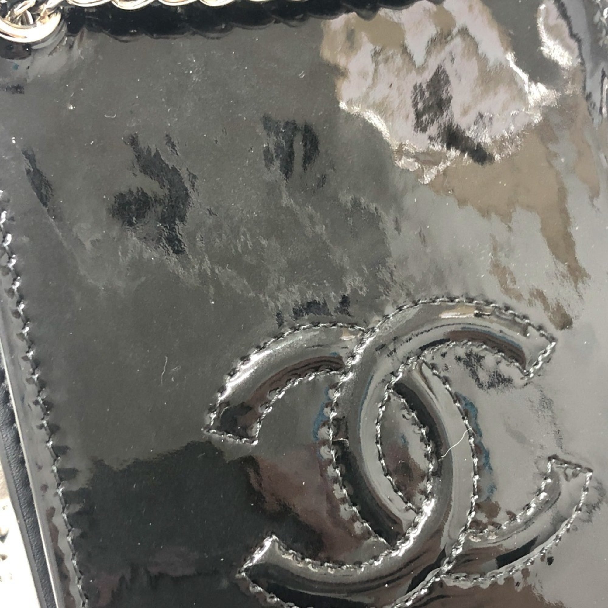 Chanel Black Pouch Shoulder Bag (Pre-Owned)