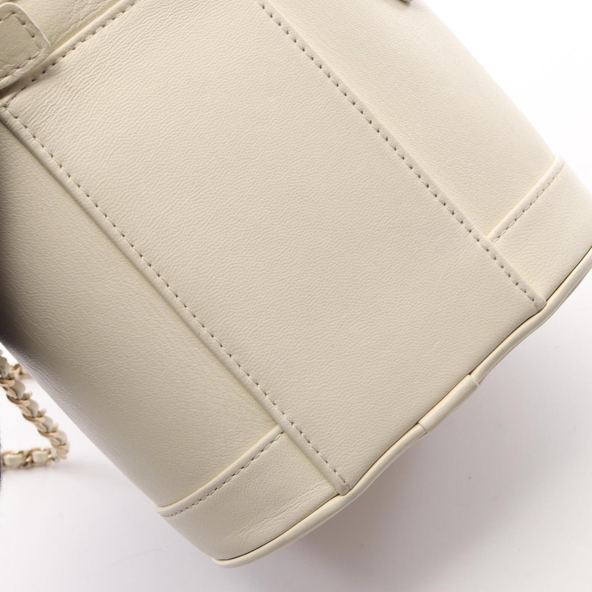 Chanel White Leather Handbag Vanity Bag (Pre-Owned)