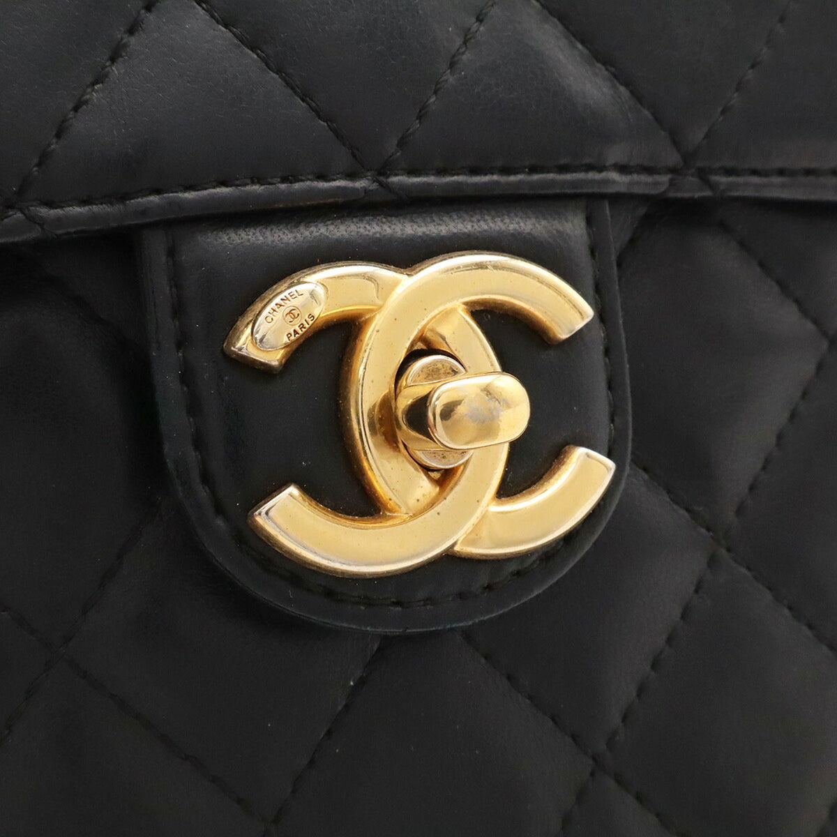 Chanel Black Leather Pochette Shoulder Bag (Pre-Owned)