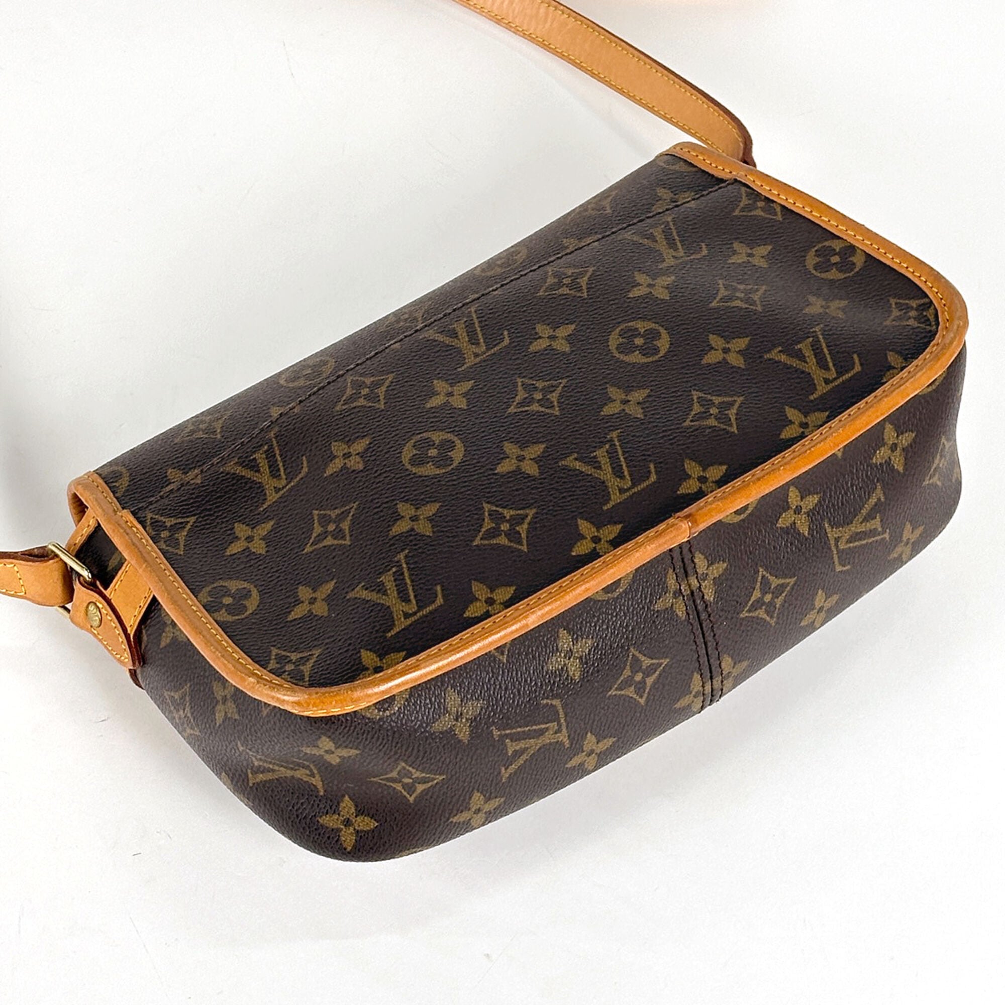 Louis Vuitton Brown Monogram Shoulder Bag (Pre-Owned)