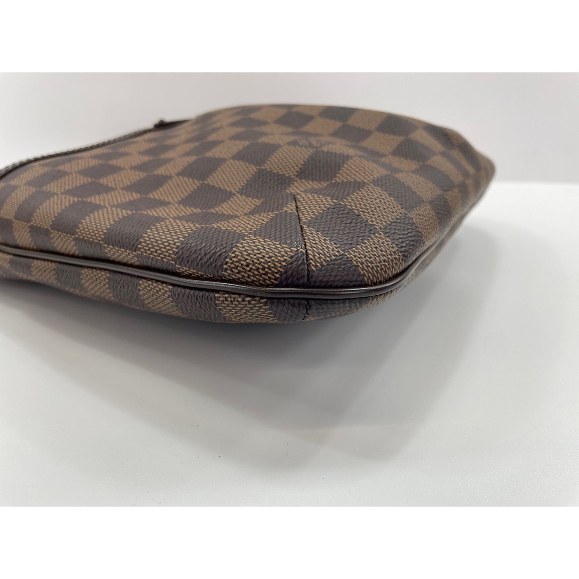 Louis Vuitton Brown Shoulder Bag (Pre-Owned)