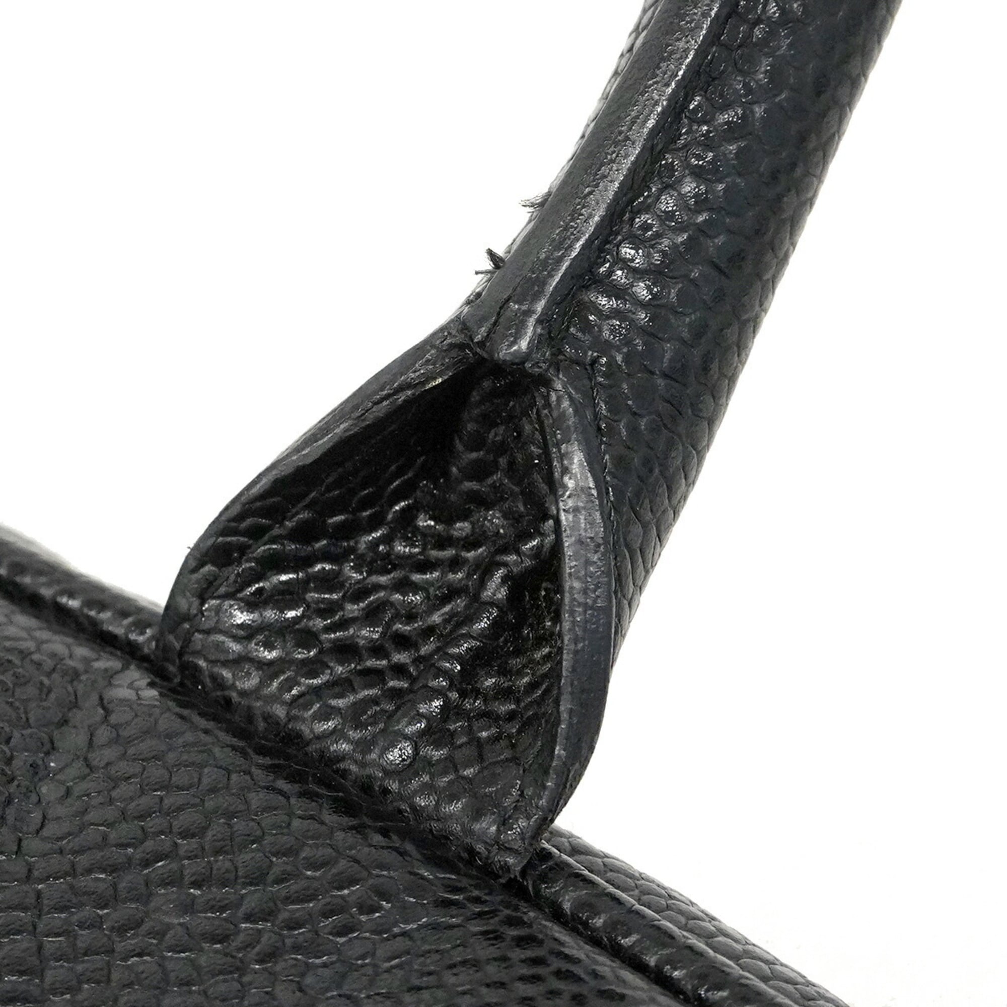 Chanel Black Grained Calfskin Handbag (Pre-Owned)