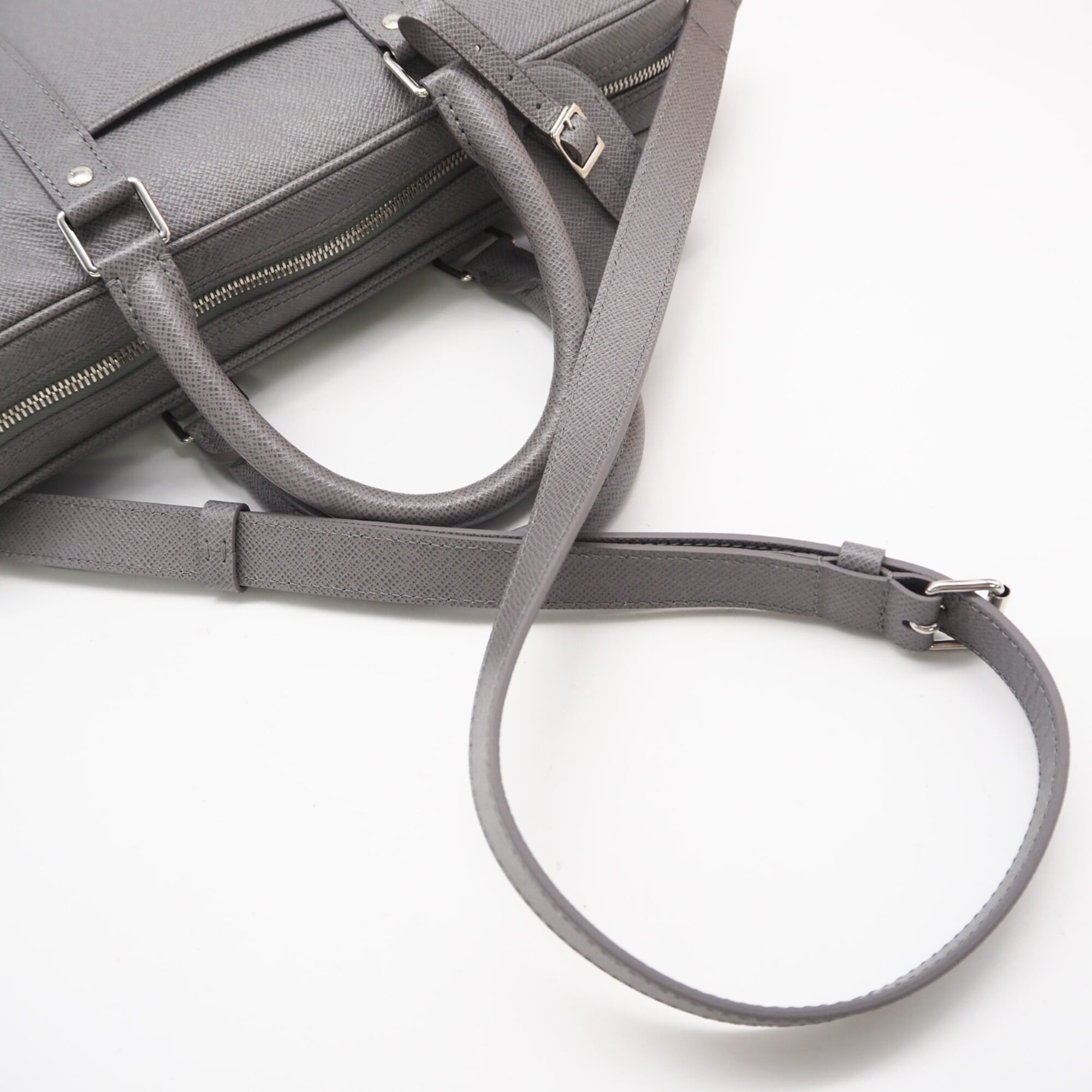 Louis Vuitton Gray Leather Briefcase Handbag (Pre-Owned)