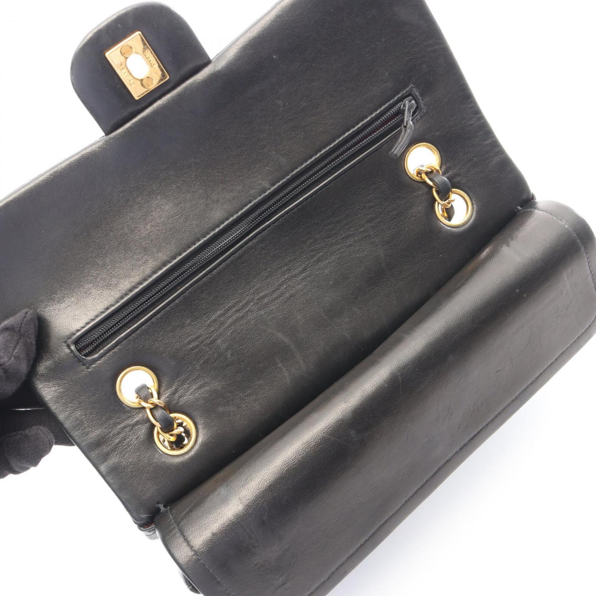 Chanel Black Leather Handbag Shoulder Bag (Pre-Owned)