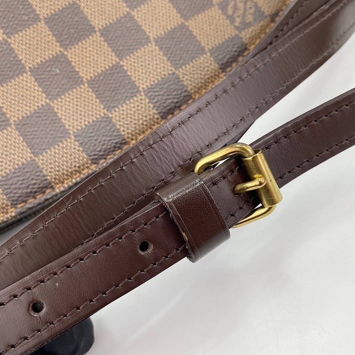 Louis Vuitton Brown Shoulder Bag (Pre-Owned)
