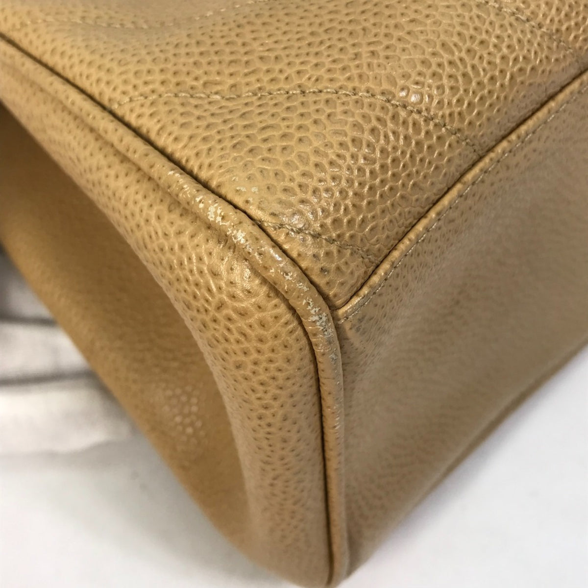 Chanel Beige Leather Handbag (Pre-Owned)