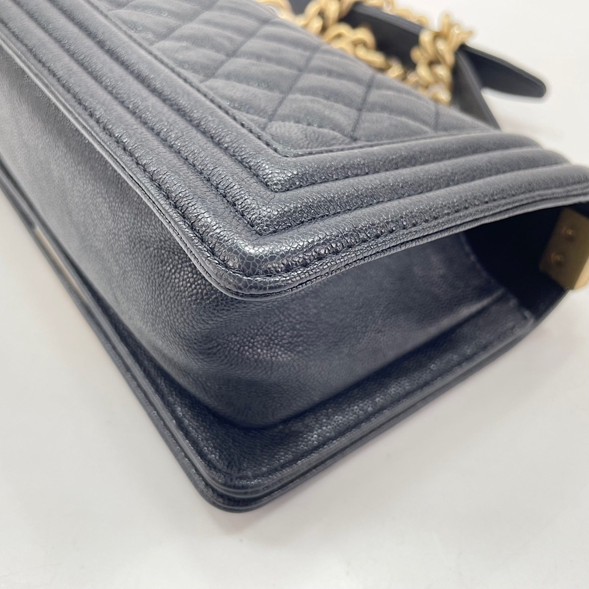 Chanel Black Shoulder Bag (Pre-Owned)
