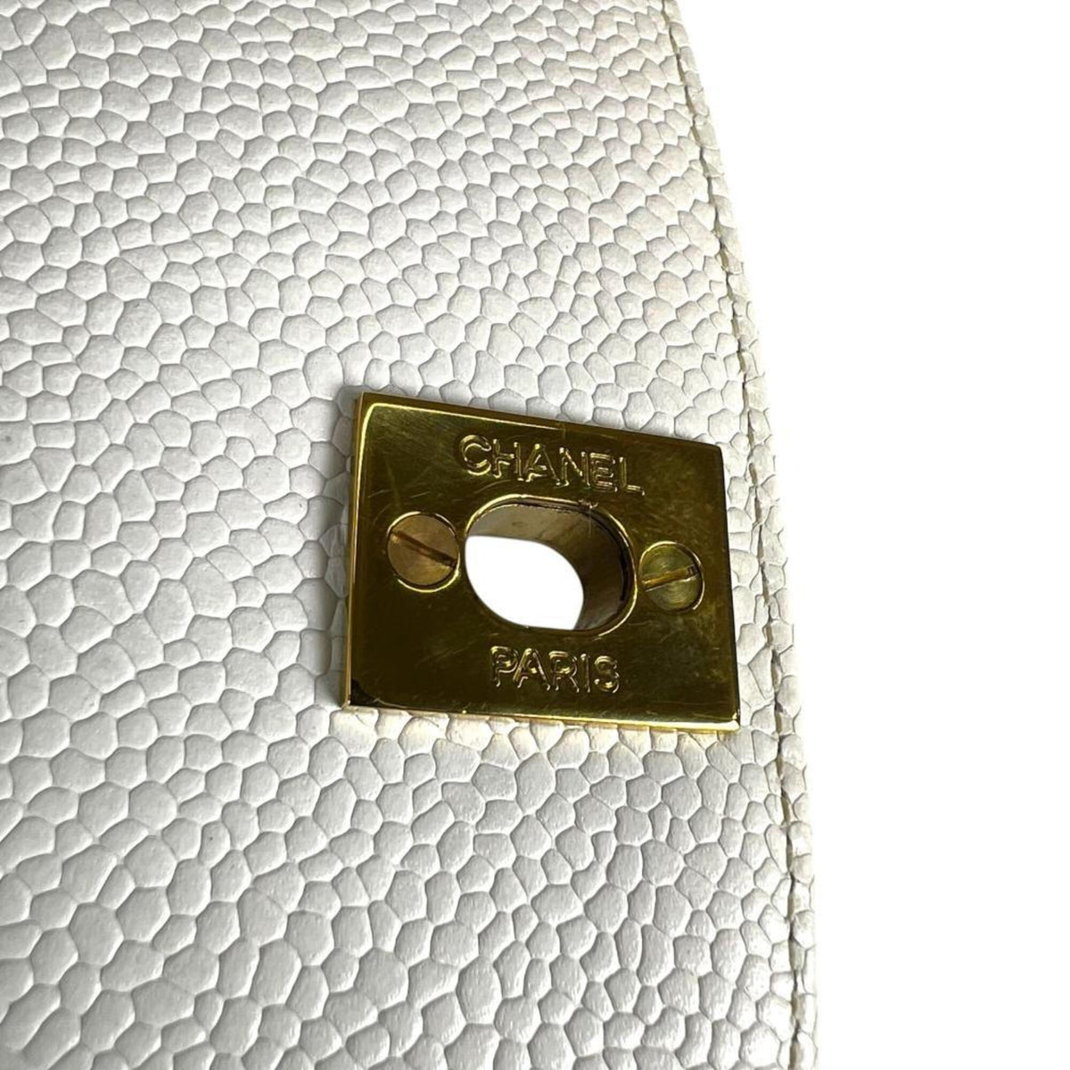 Chanel White Grained Calfskin Shoulder Bag (Pre-Owned)