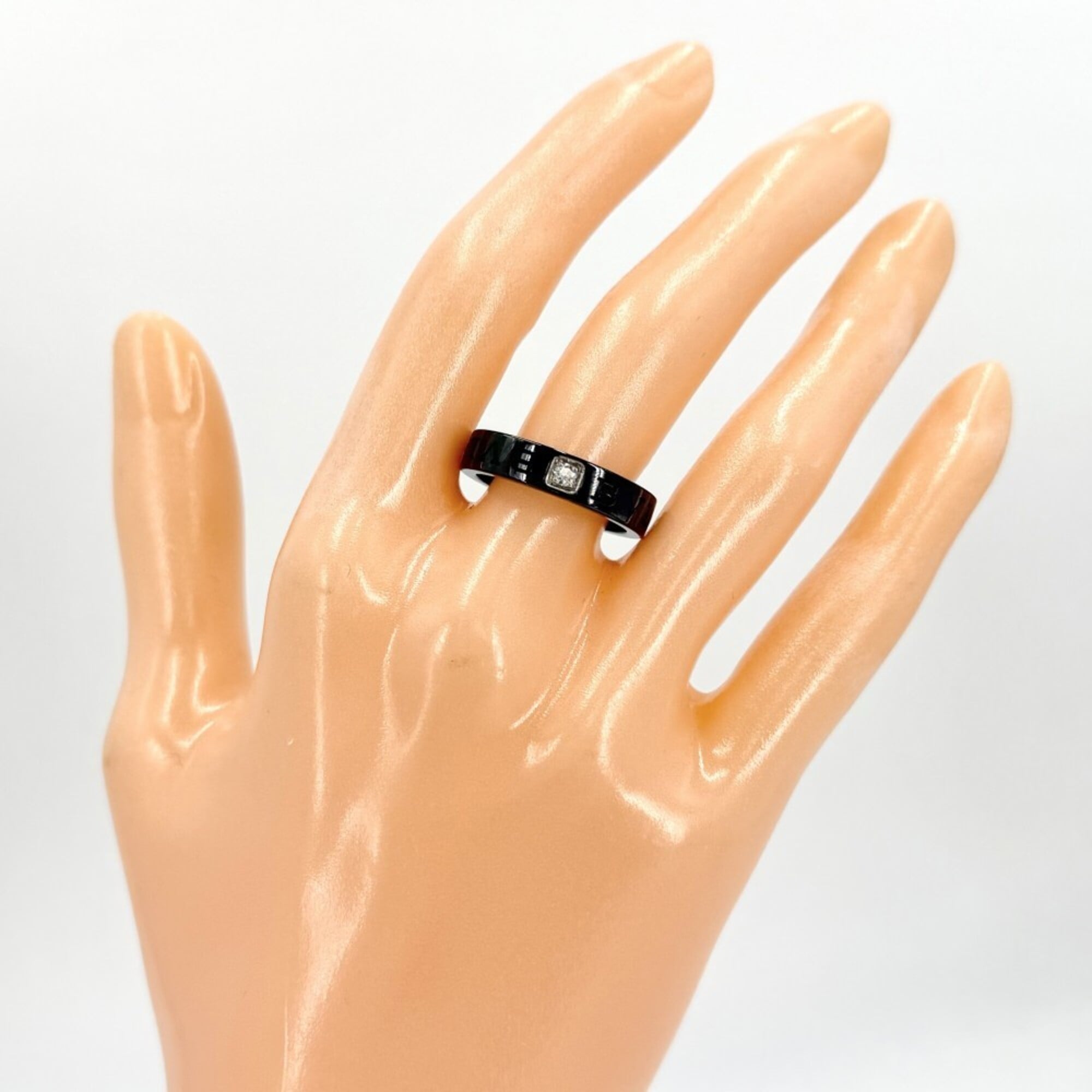 Bvlgari Bvlgari Bvlgari Black White Gold (18K) Ceramic Band Ring (Pre-Owned)