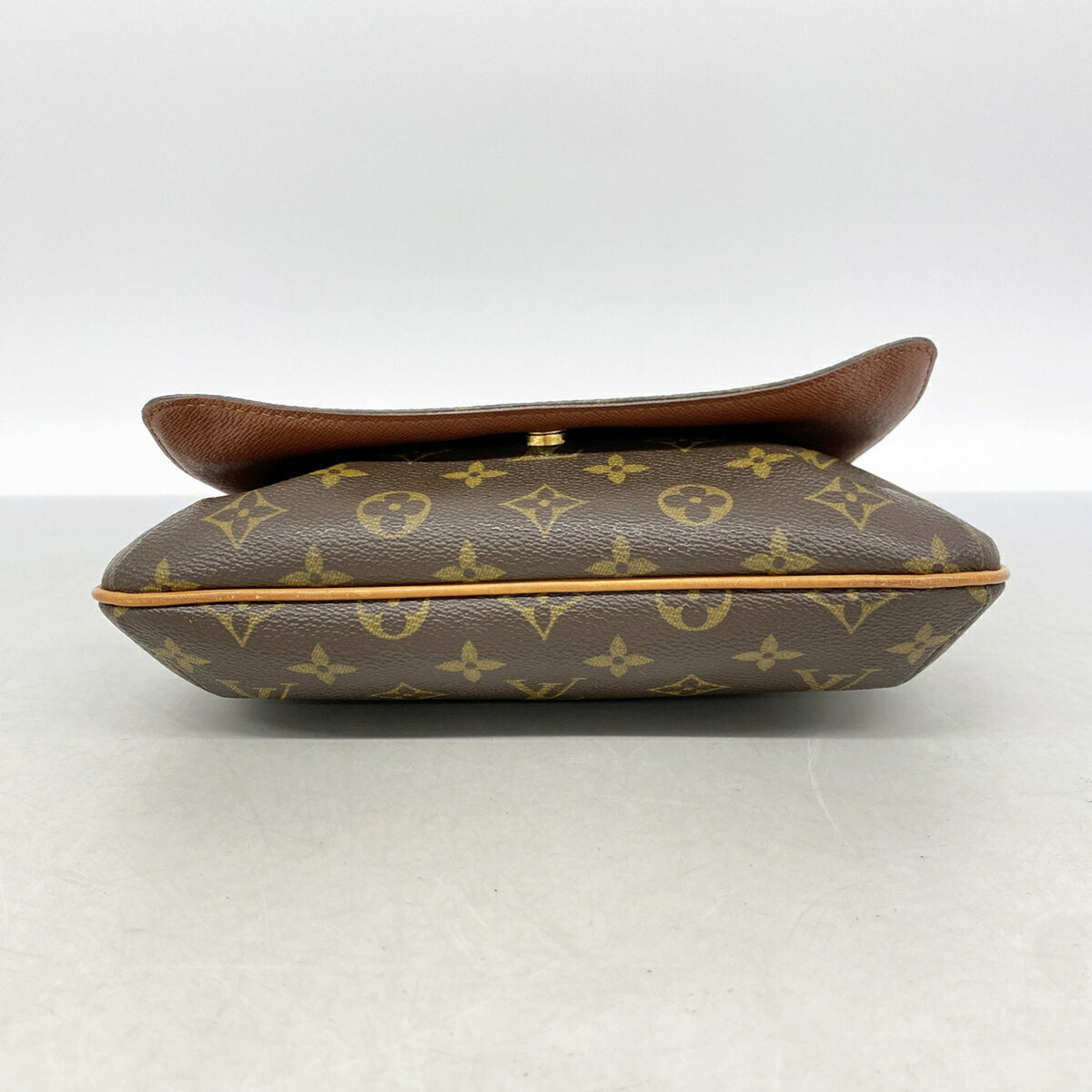 Louis Vuitton Brown Shoulder Bag (Pre-Owned)
