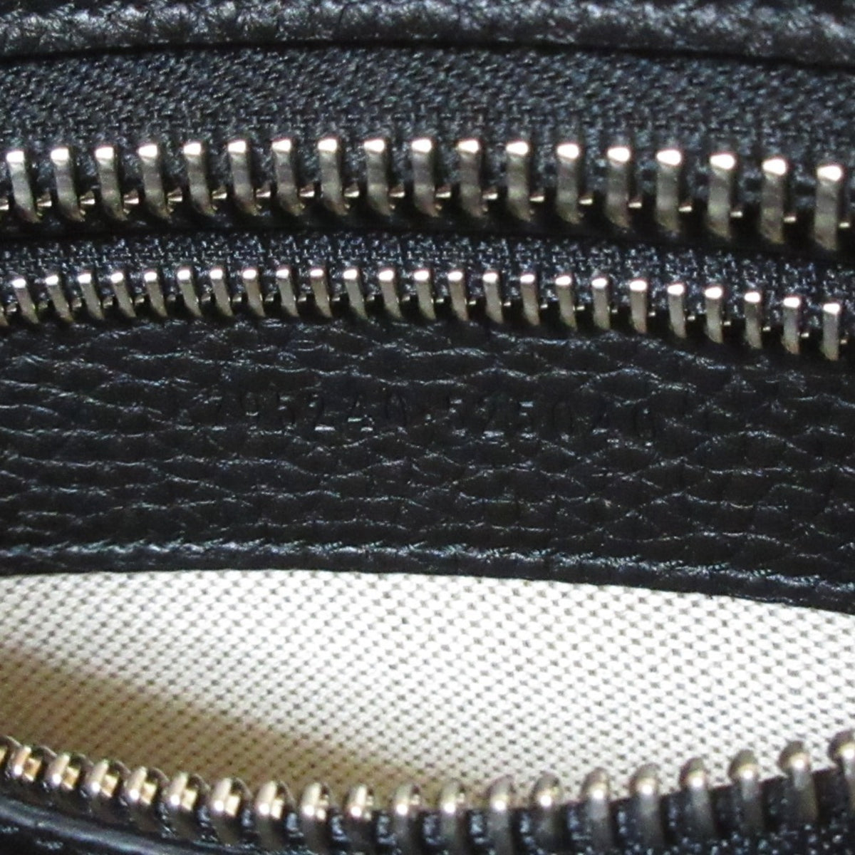 Gucci Black Shoulder Bag (Pre-Owned)