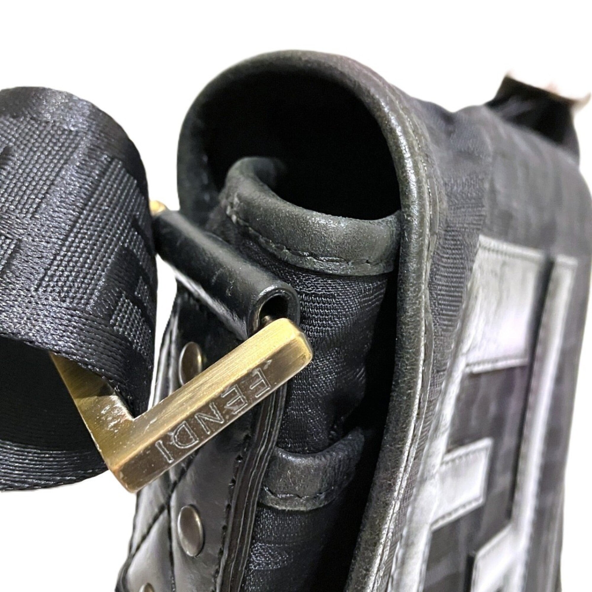 Fendi Black Canvas Shoulder Bag (Pre-Owned)