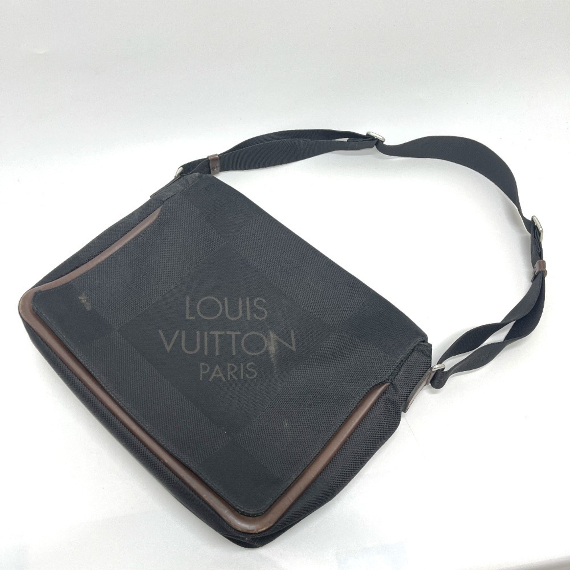 Louis Vuitton Black Damier Geant Canvas Messenger Bag Shoulder Bag (Pre-Owned)