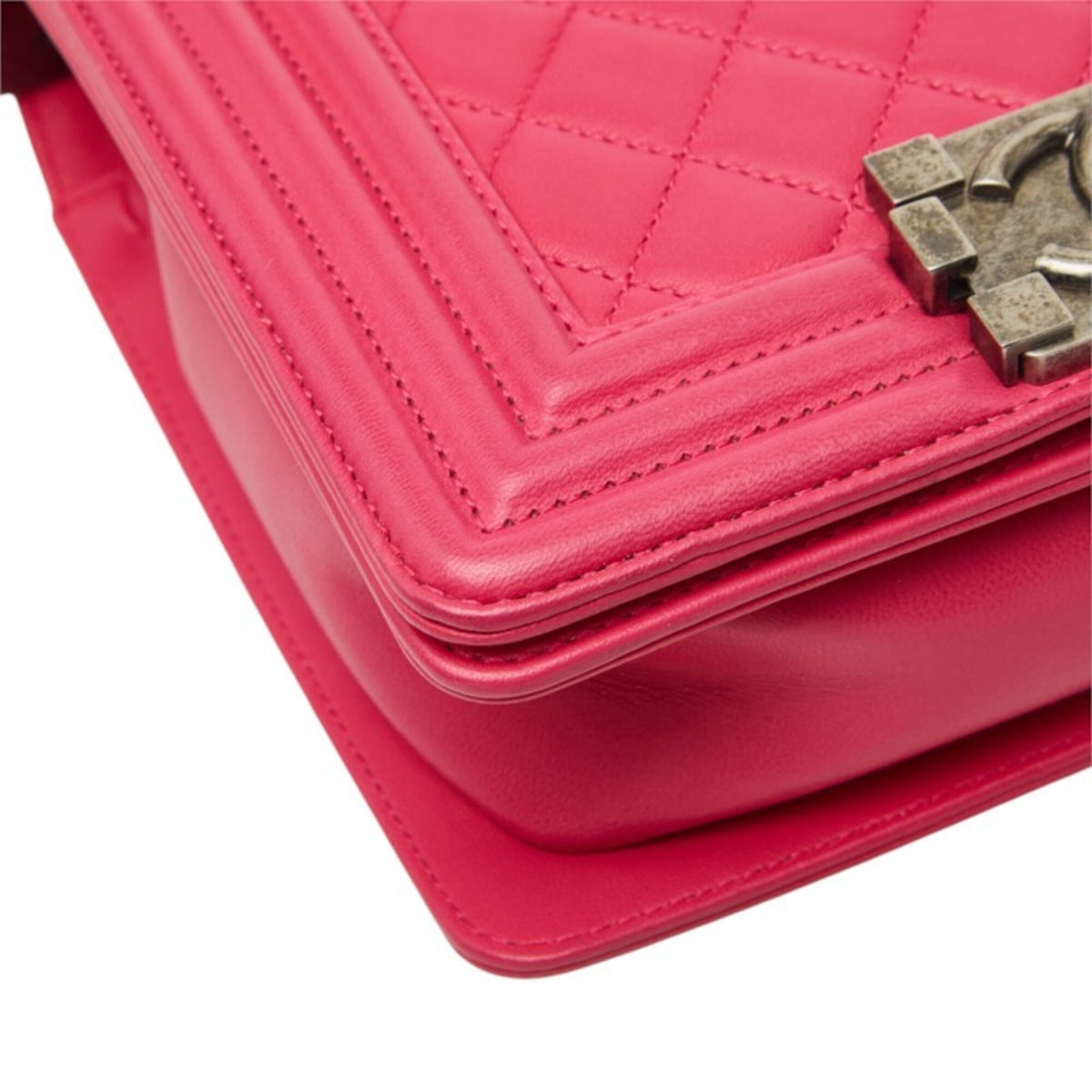 Chanel Pink Shoulder Bag (Pre-Owned)