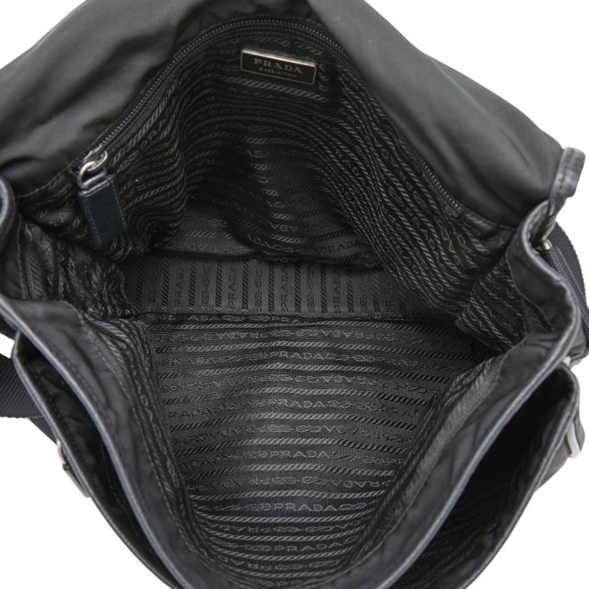 Prada Black Nylon Leather Messenger Bag Shoulder Bag (Pre-Owned)