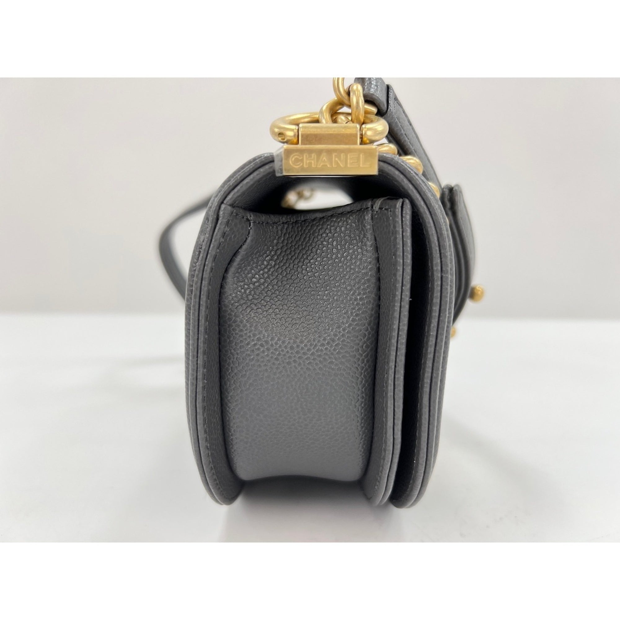 Chanel Boy Chanel Gray Shoulder Bag (Pre-Owned)