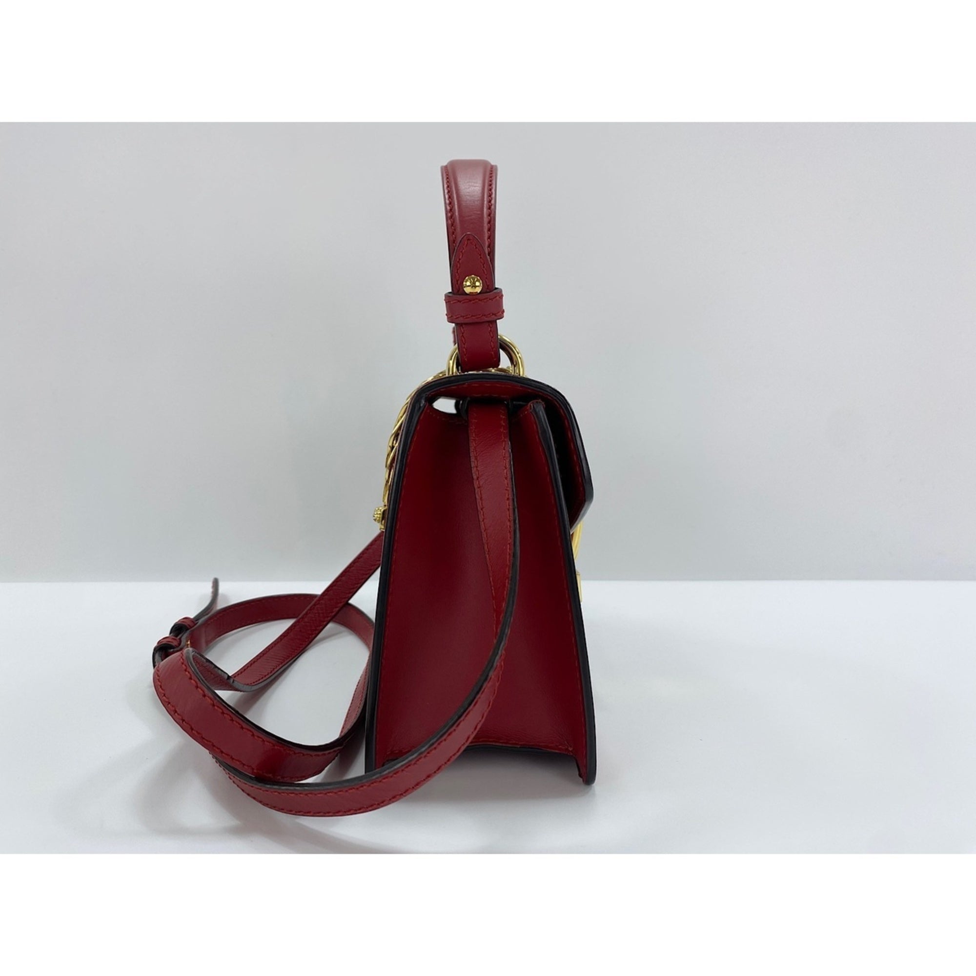 Gucci Red Color Handbag (Pre-Owned)