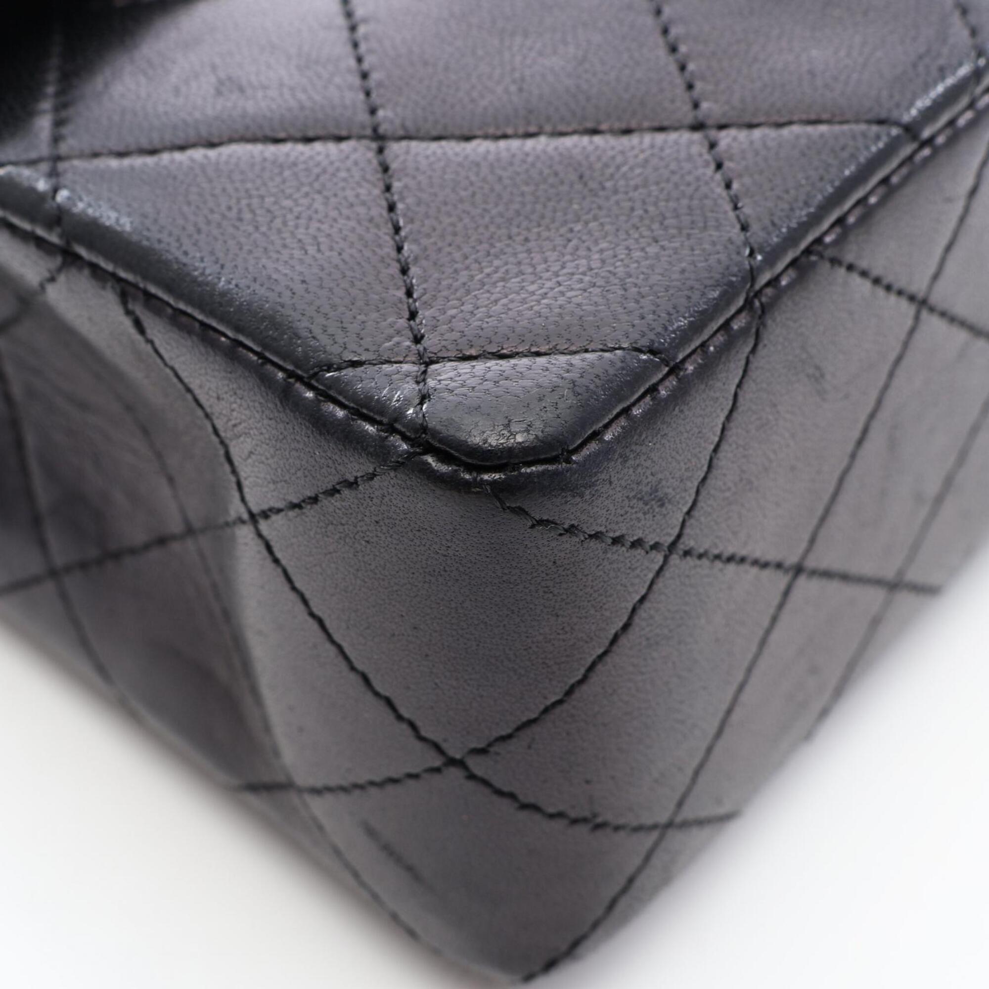 Chanel Black Leather Handbag (Pre-Owned)