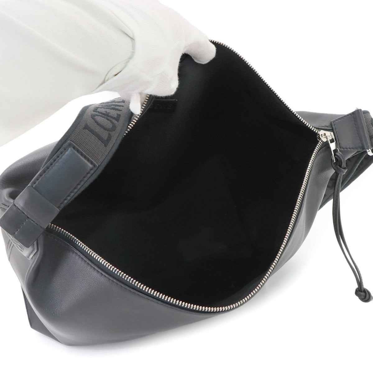 Loewe Black Leather Crossbody Bag Handbag Shoulder Bag (Pre-Owned)