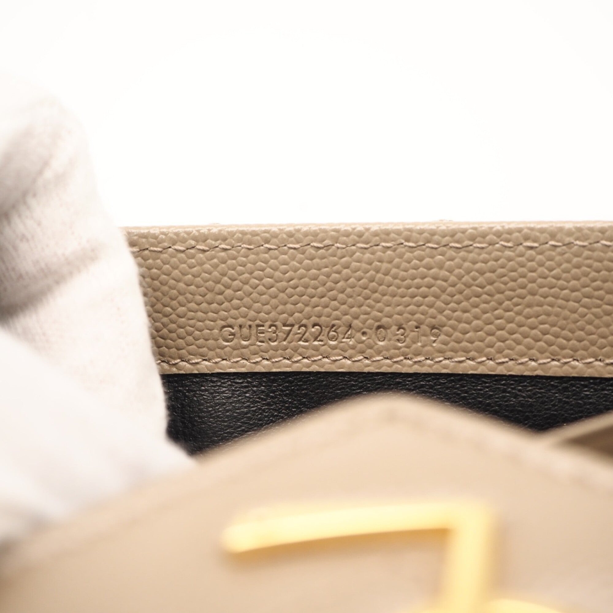Yves Saint Laurent Beige Leather Long Wallet (Bi-Fold) (Pre-Owned)