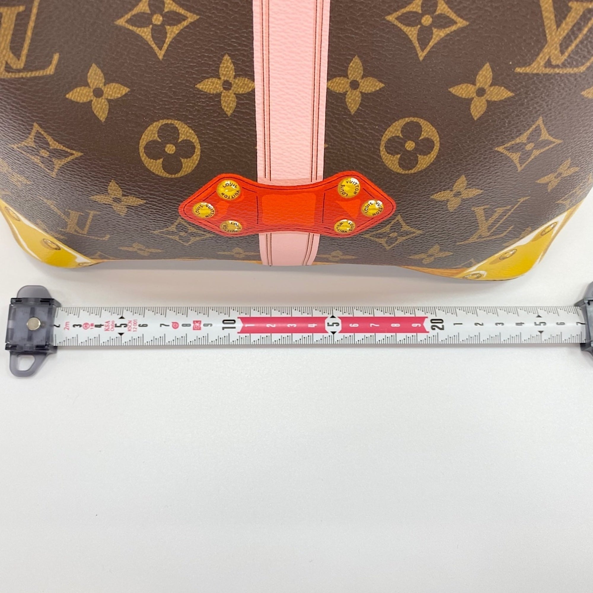 Louis Vuitton Brown Shoulder Bag (Pre-Owned)