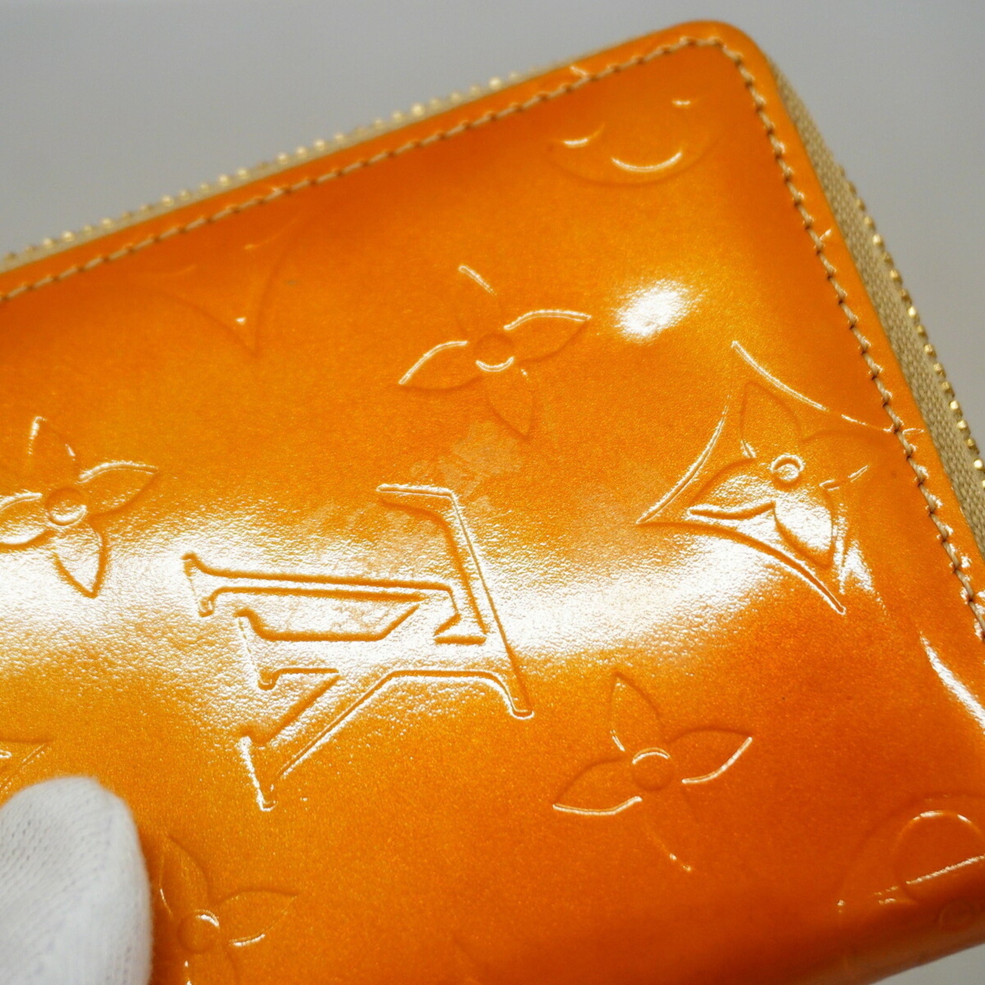 Louis Vuitton Beige Wallet (Bi-Fold) (Pre-Owned)